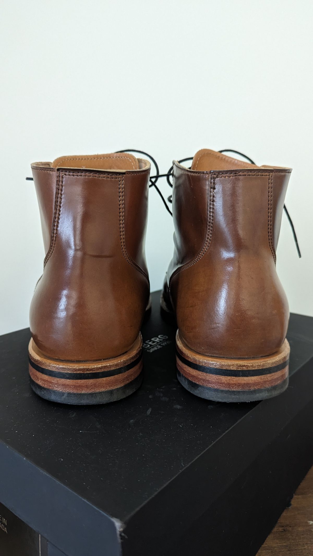 Photo by ChineseBroccoli on November 1, 2023 of the Viberg Service Boot BCT in Horween Bourbon Shell Cordovan.