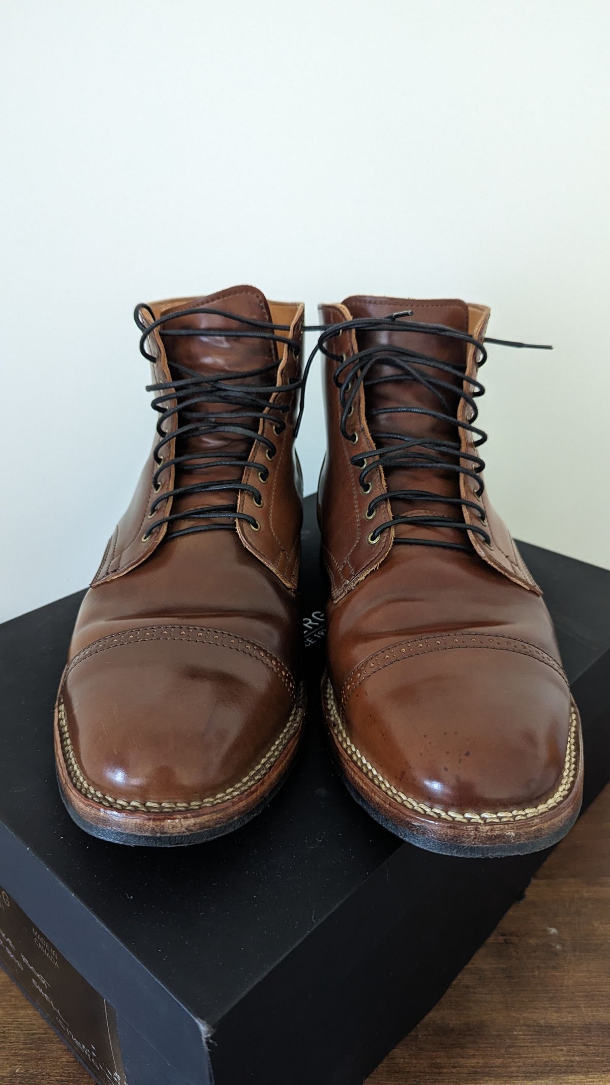 Photo by ChineseBroccoli on November 1, 2023 of the Viberg Service Boot BCT in Horween Bourbon Shell Cordovan.
