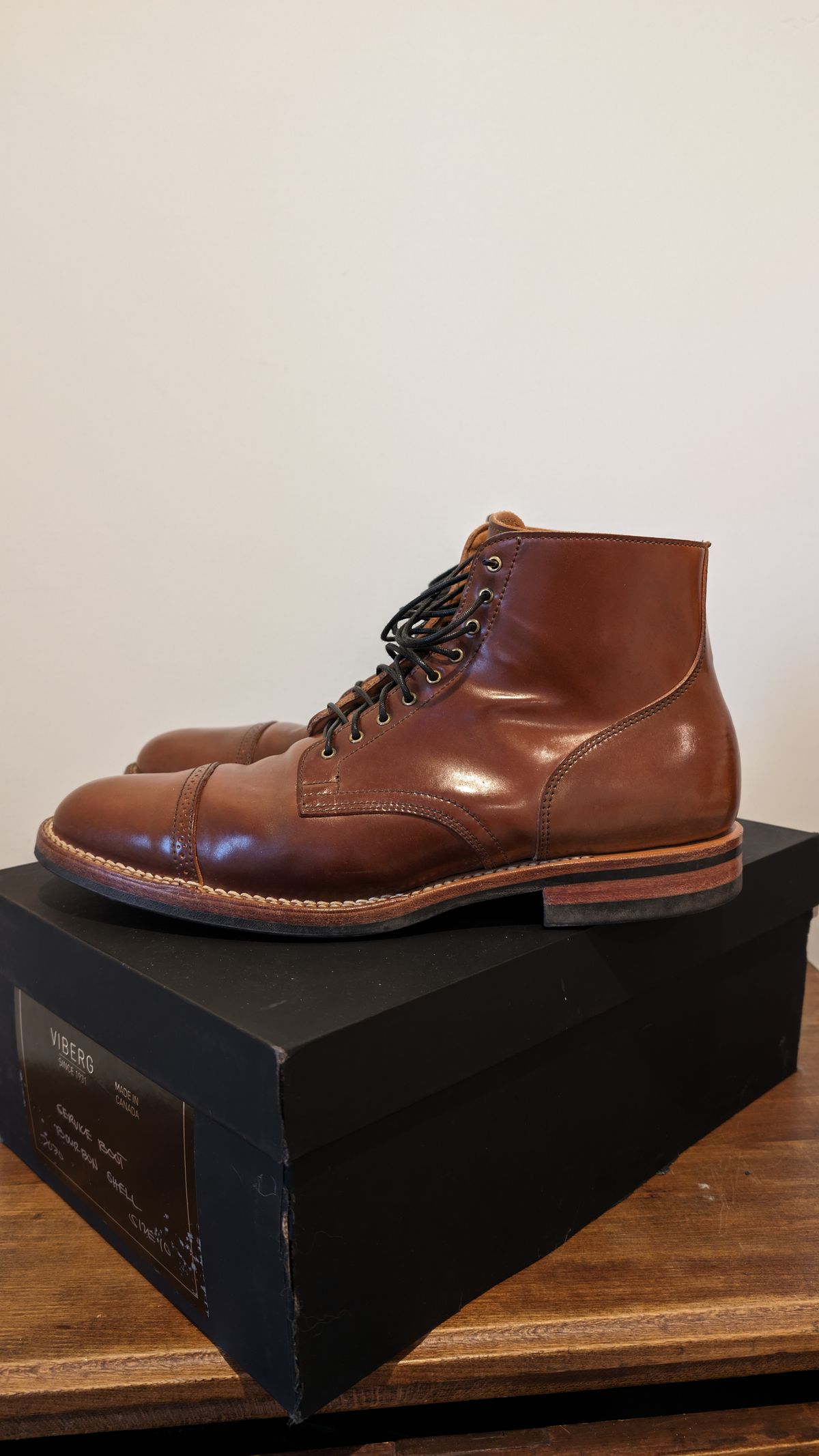 Photo by ChineseBroccoli on January 5, 2024 of the Viberg Service Boot BCT in Horween Bourbon Shell Cordovan.