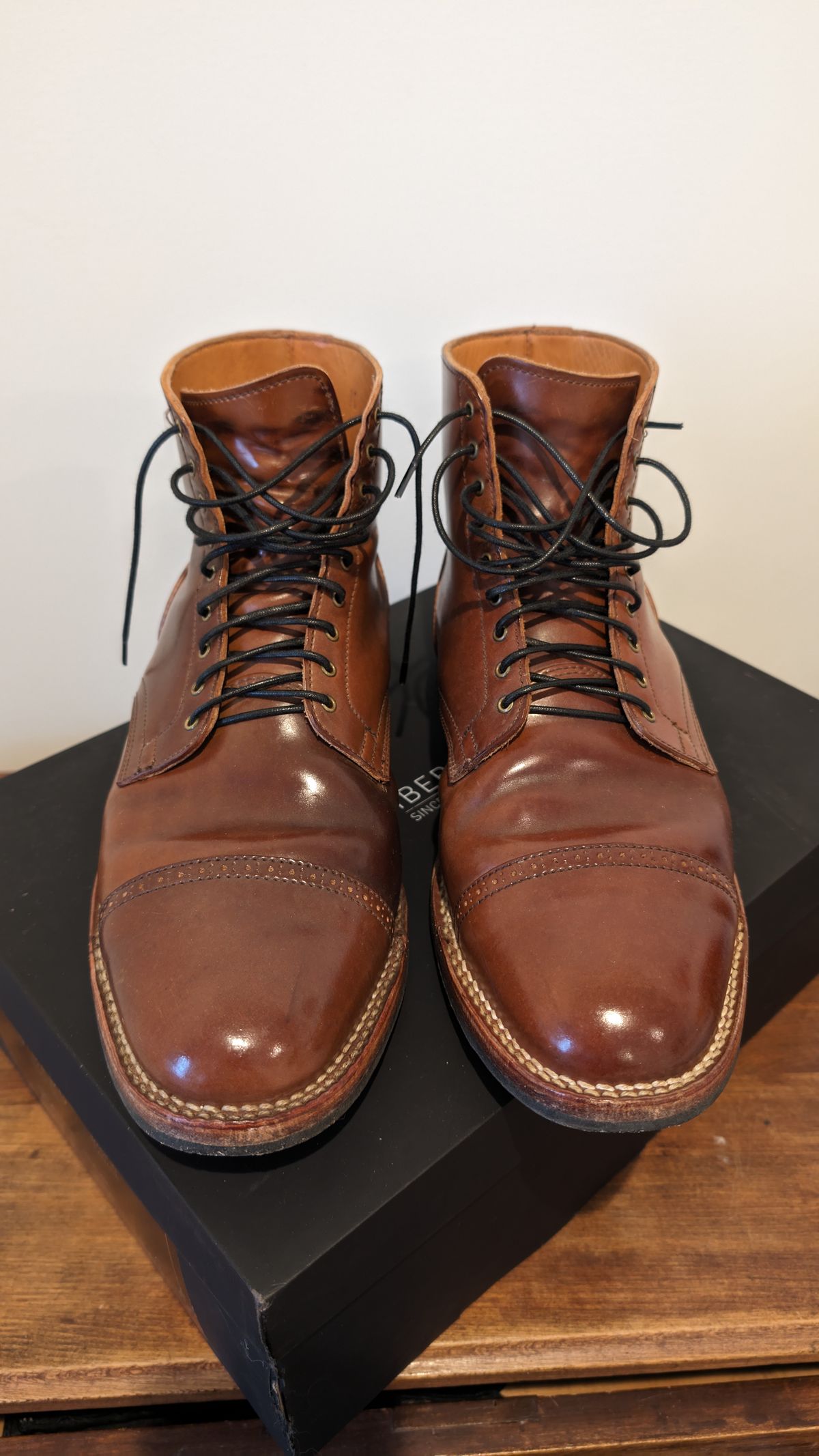 Photo by ChineseBroccoli on January 5, 2024 of the Viberg Service Boot BCT in Horween Bourbon Shell Cordovan.