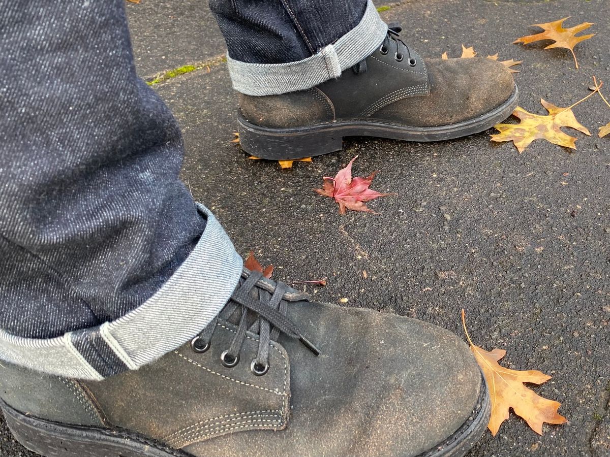 Photo by erratic on December 1, 2022 of the Oak Street Bootmakers Field Boot in Horween Natural Indigo Chromexcel Roughout.