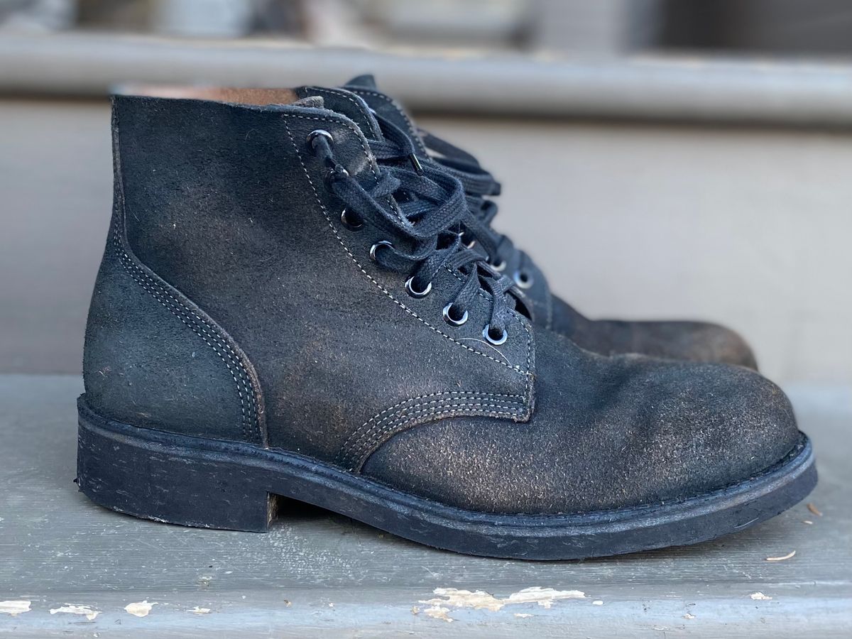 Photo by erratic on December 1, 2022 of the Oak Street Bootmakers Field Boot in Horween Natural Indigo Chromexcel Roughout.