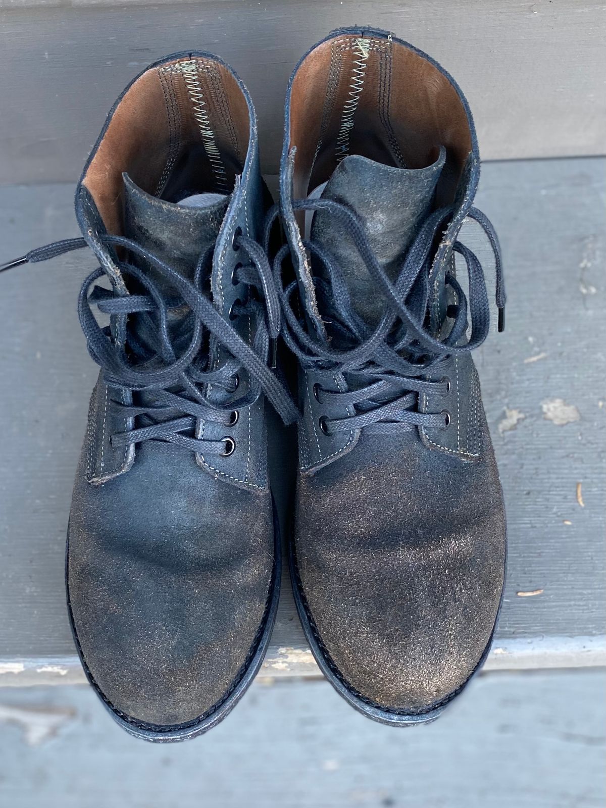 Photo by erratic on December 1, 2022 of the Oak Street Bootmakers Field Boot in Horween Natural Indigo Chromexcel Roughout.