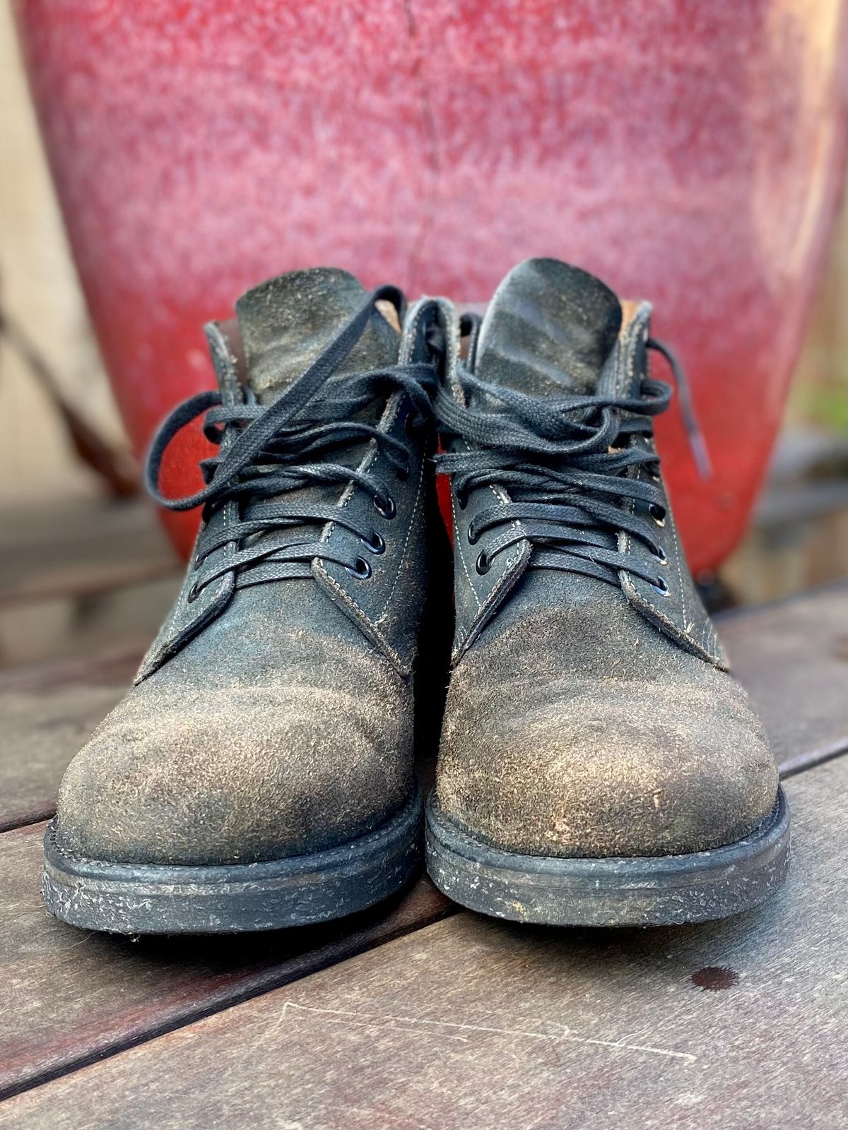 Photo by erratic on January 1, 2023 of the Oak Street Bootmakers Field Boot in Horween Natural Indigo Chromexcel Roughout.