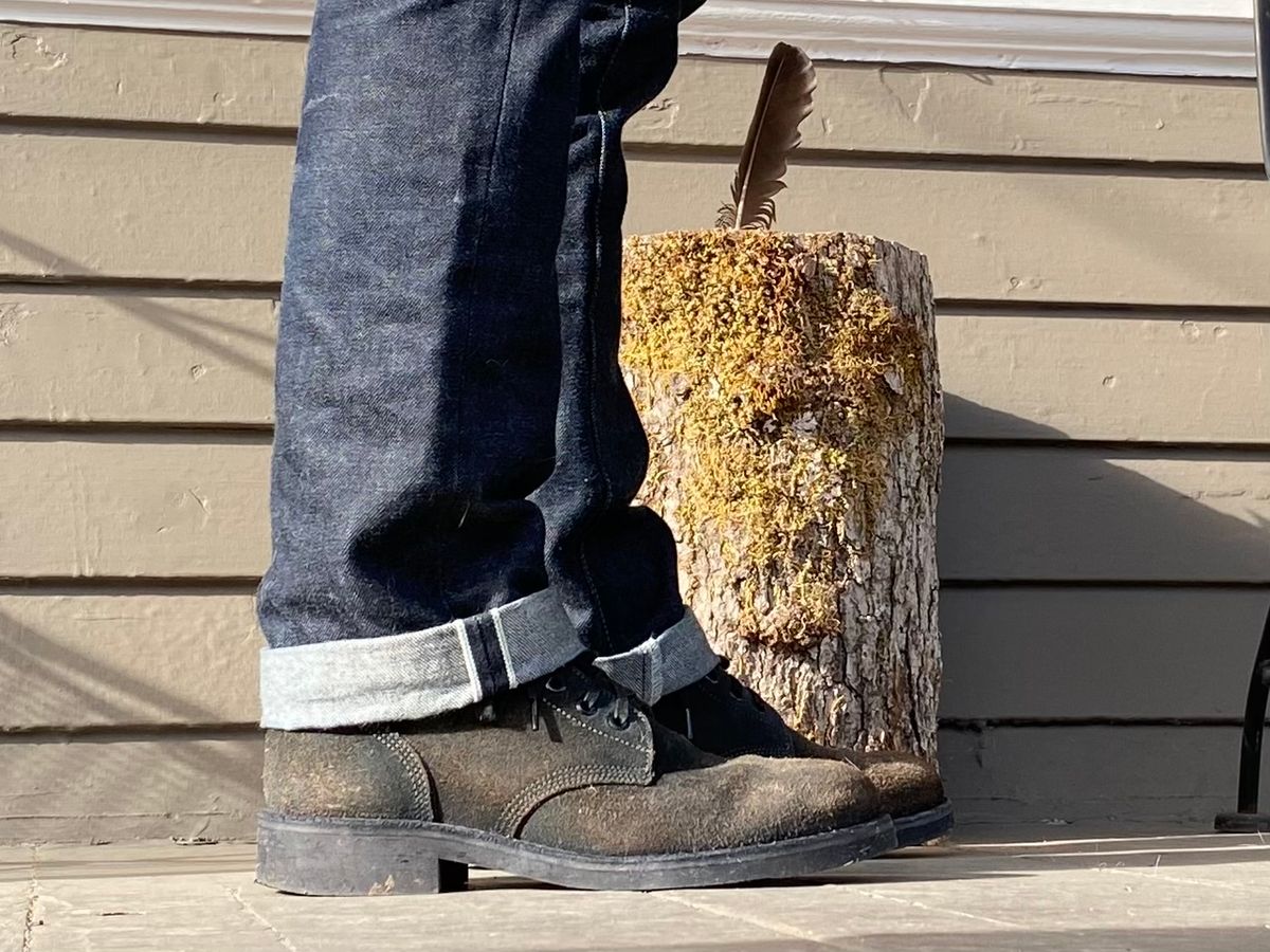 Photo by erratic on February 2, 2023 of the Oak Street Bootmakers Field Boot in Horween Natural Indigo Chromexcel Roughout.