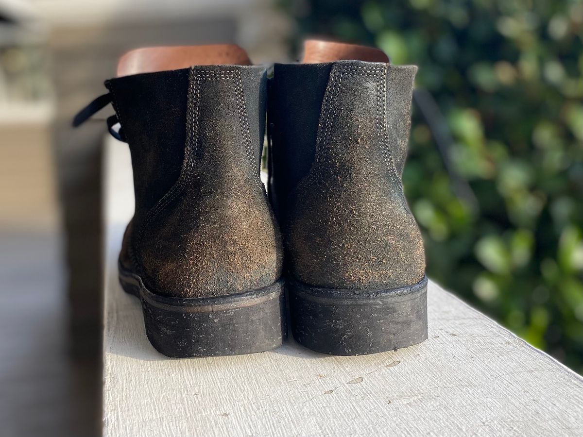 Photo by erratic on February 2, 2023 of the Oak Street Bootmakers Field Boot in Horween Natural Indigo Chromexcel Roughout.