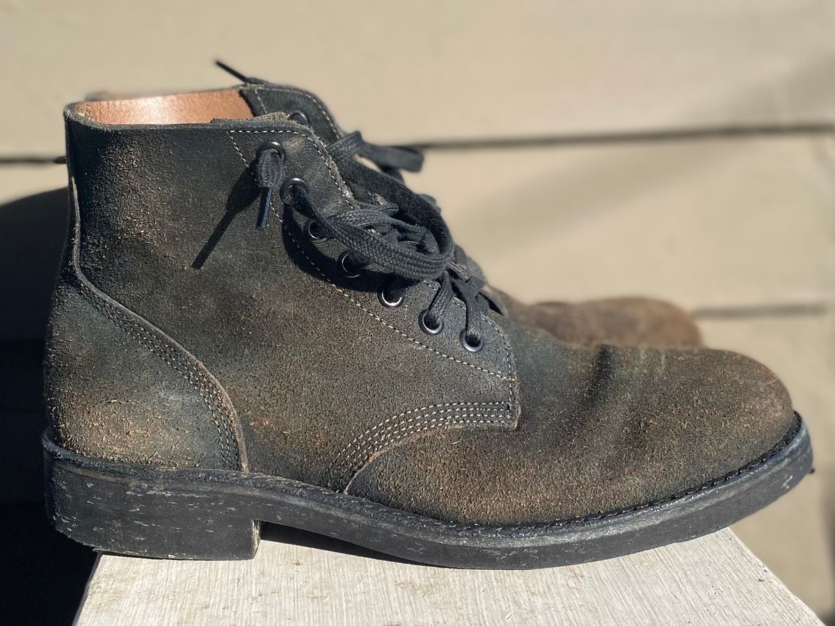 Photo by erratic on March 1, 2023 of the Oak Street Bootmakers Field Boot in Horween Natural Indigo Chromexcel Roughout.