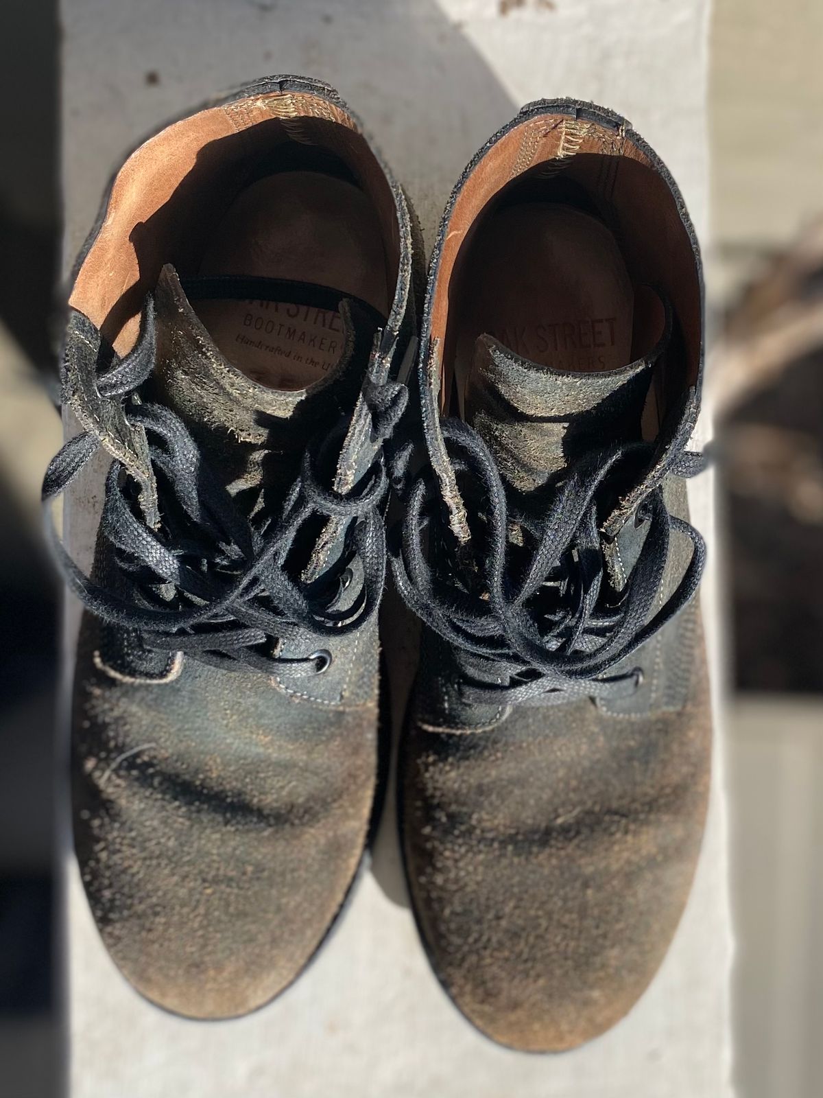 Photo by erratic on March 1, 2023 of the Oak Street Bootmakers Field Boot in Horween Natural Indigo Chromexcel Roughout.