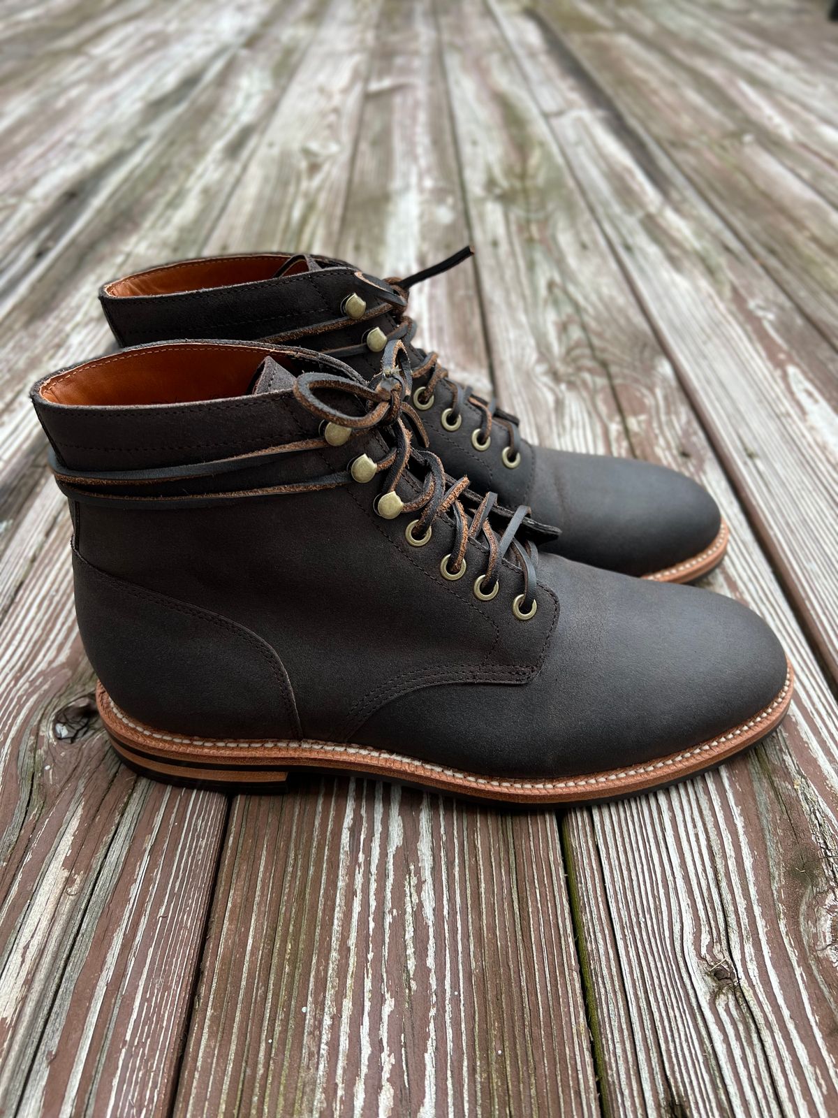 Photo by rjduma on October 3, 2022 of the Grant Stone Diesel Boot in C.F. Stead Earth Waxy Commander Suede.