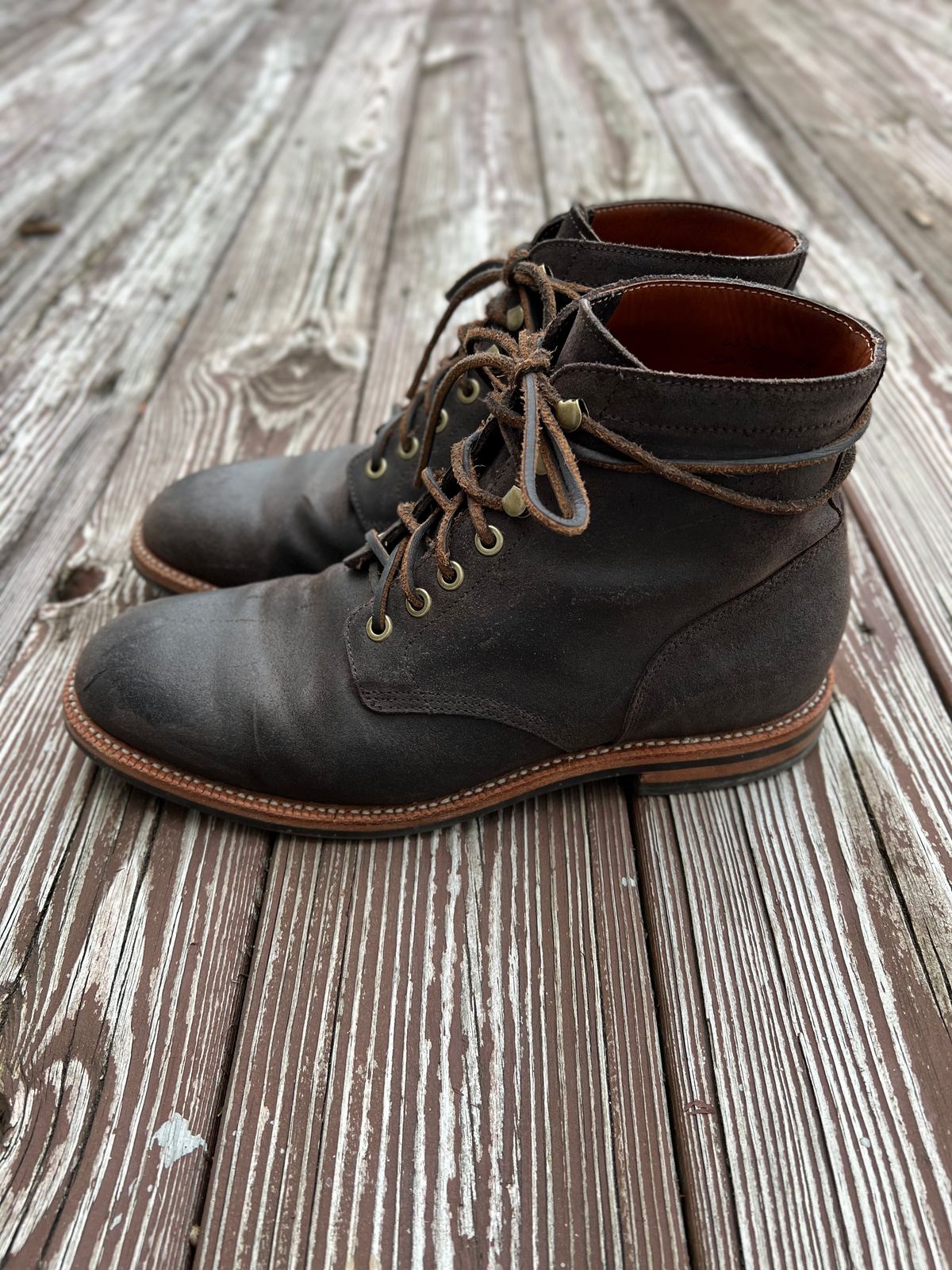 Photo by rjduma on November 2, 2022 of the Grant Stone Diesel Boot in C.F. Stead Earth Waxy Commander Suede.