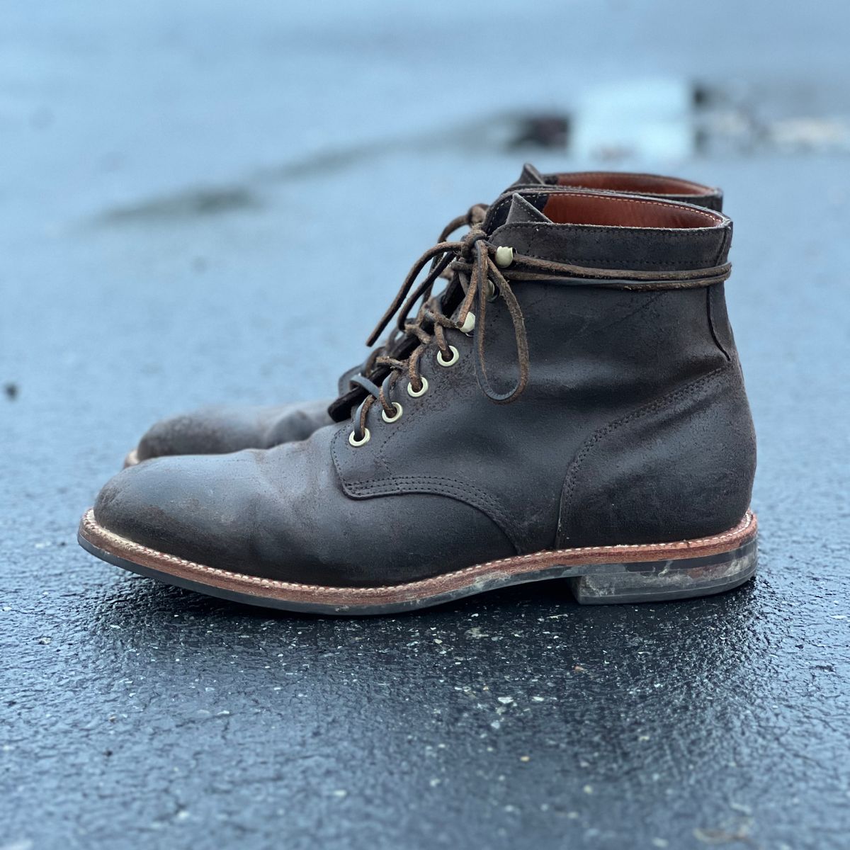 Photo by rjduma on December 3, 2022 of the Grant Stone Diesel Boot in C.F. Stead Earth Waxy Commander Suede.