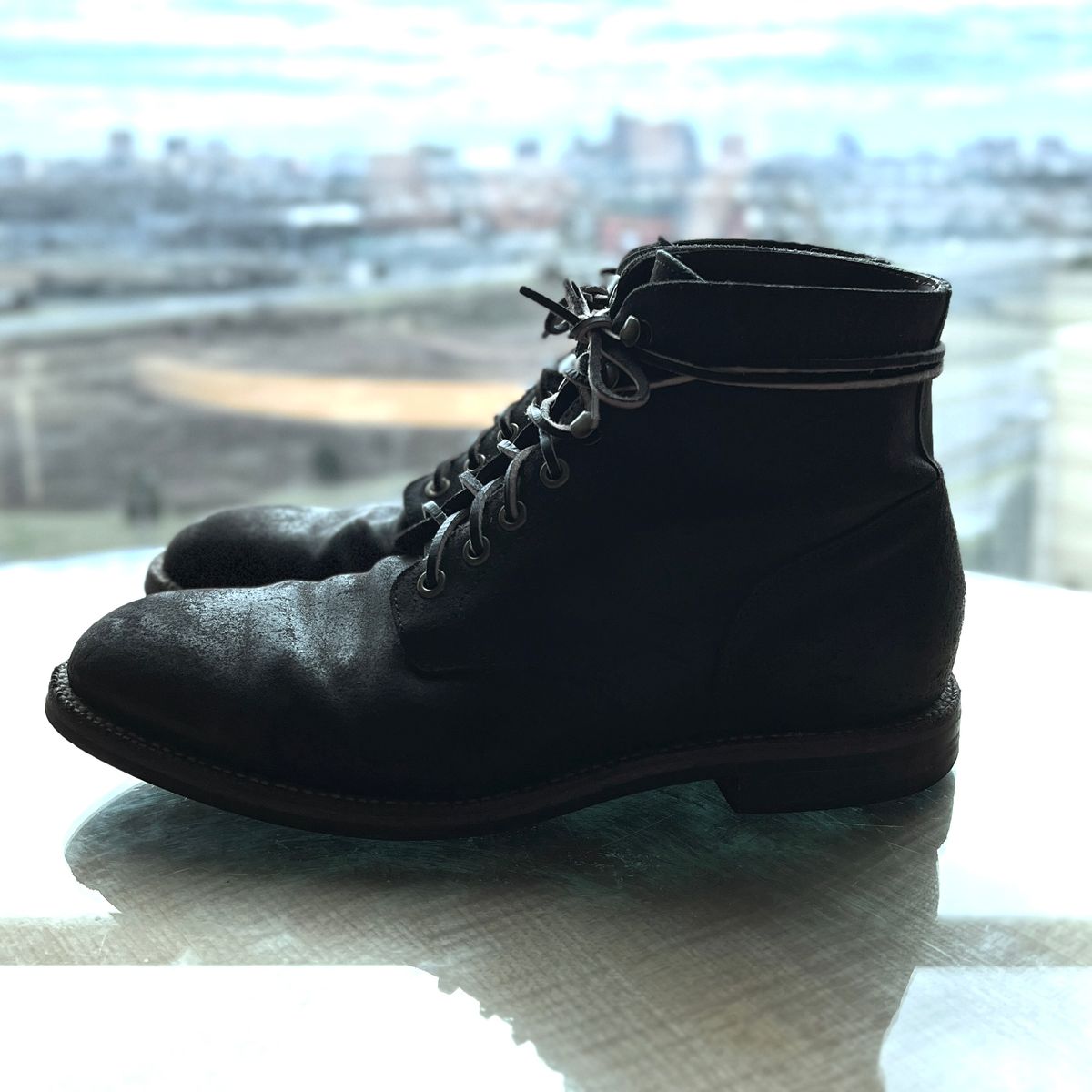 Photo by rjduma on March 4, 2023 of the Grant Stone Diesel Boot in C.F. Stead Earth Waxy Commander Suede.
