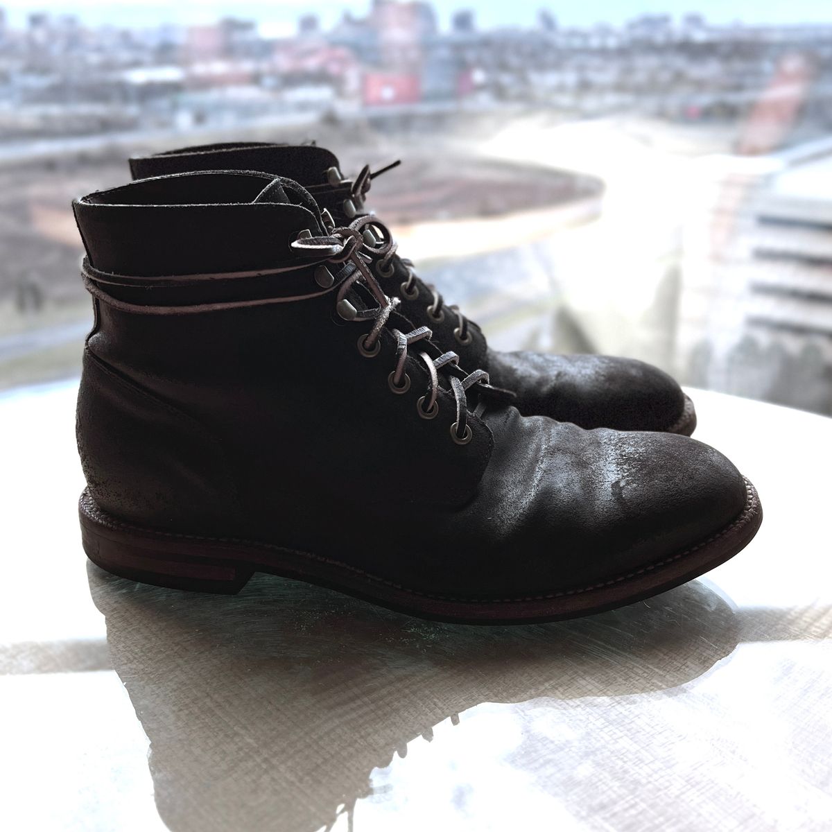 Photo by rjduma on March 4, 2023 of the Grant Stone Diesel Boot in C.F. Stead Earth Waxy Commander Suede.