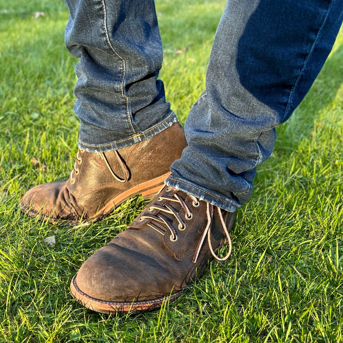Photo by rjduma on April 1, 2023 of the Grant Stone Diesel Boot in C.F. Stead Earth Waxy Commander Suede.