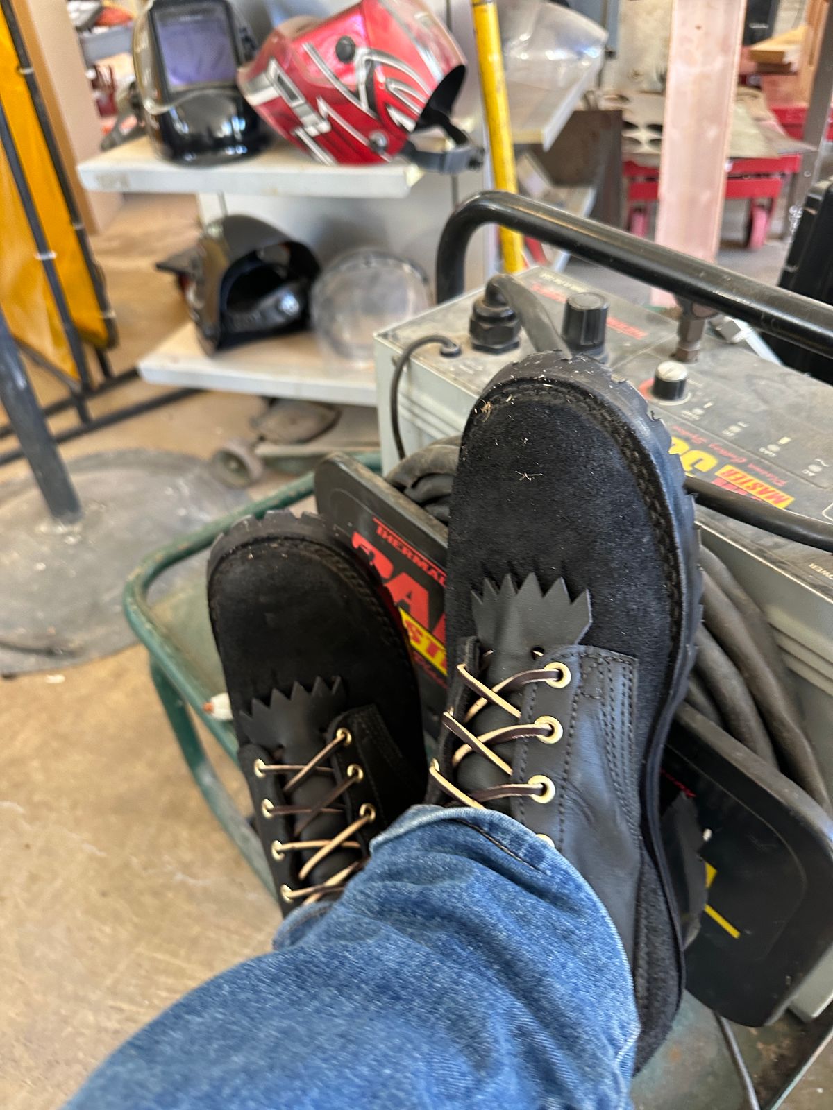 Photo by murmanski on August 29, 2023 of the Nicks Hot Shot in Seidel MaxSupport Black Roughout.