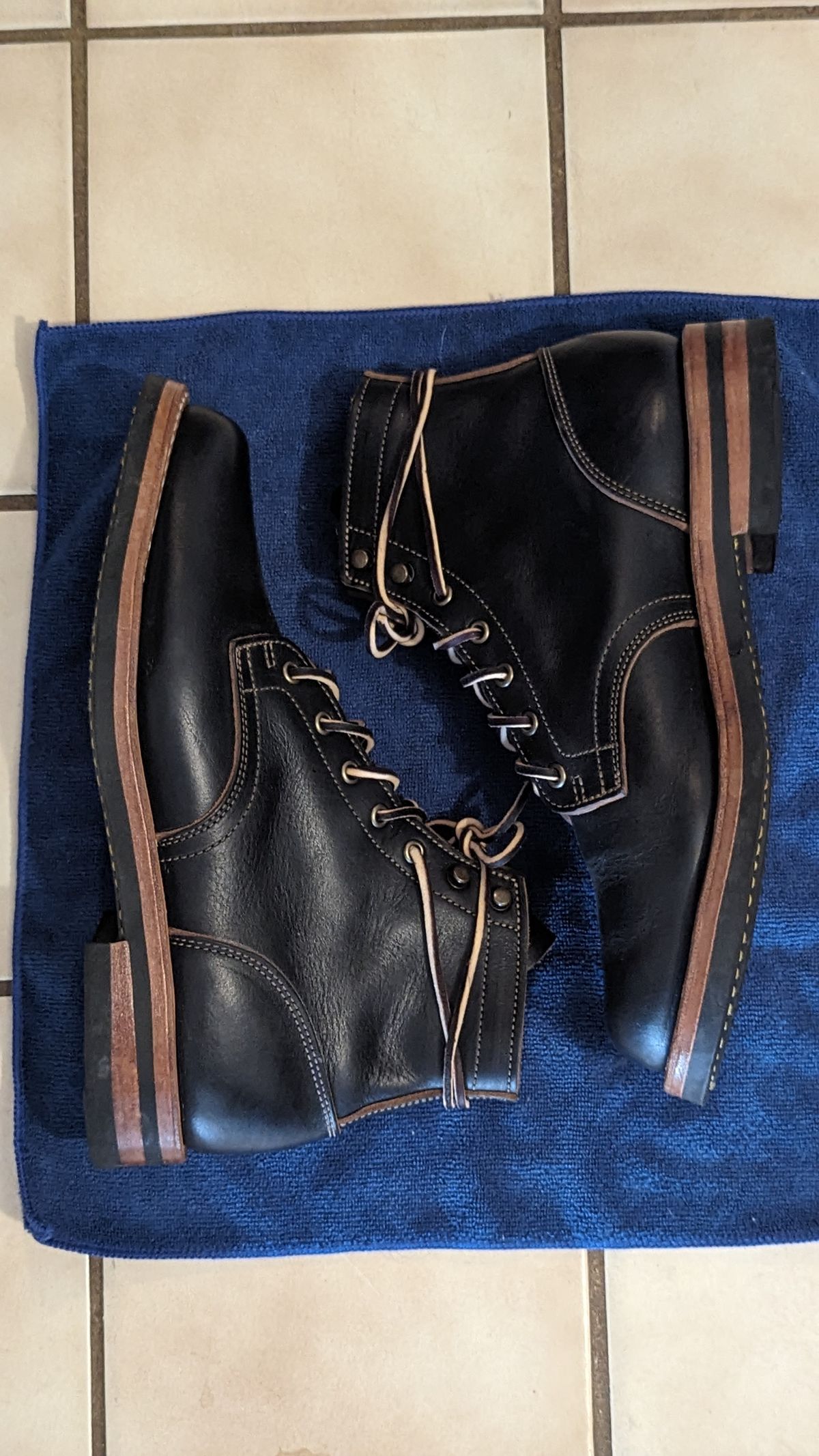 Photo by Briansbootpage on October 1, 2023 of the Truman Service Boot in Black Teacore.