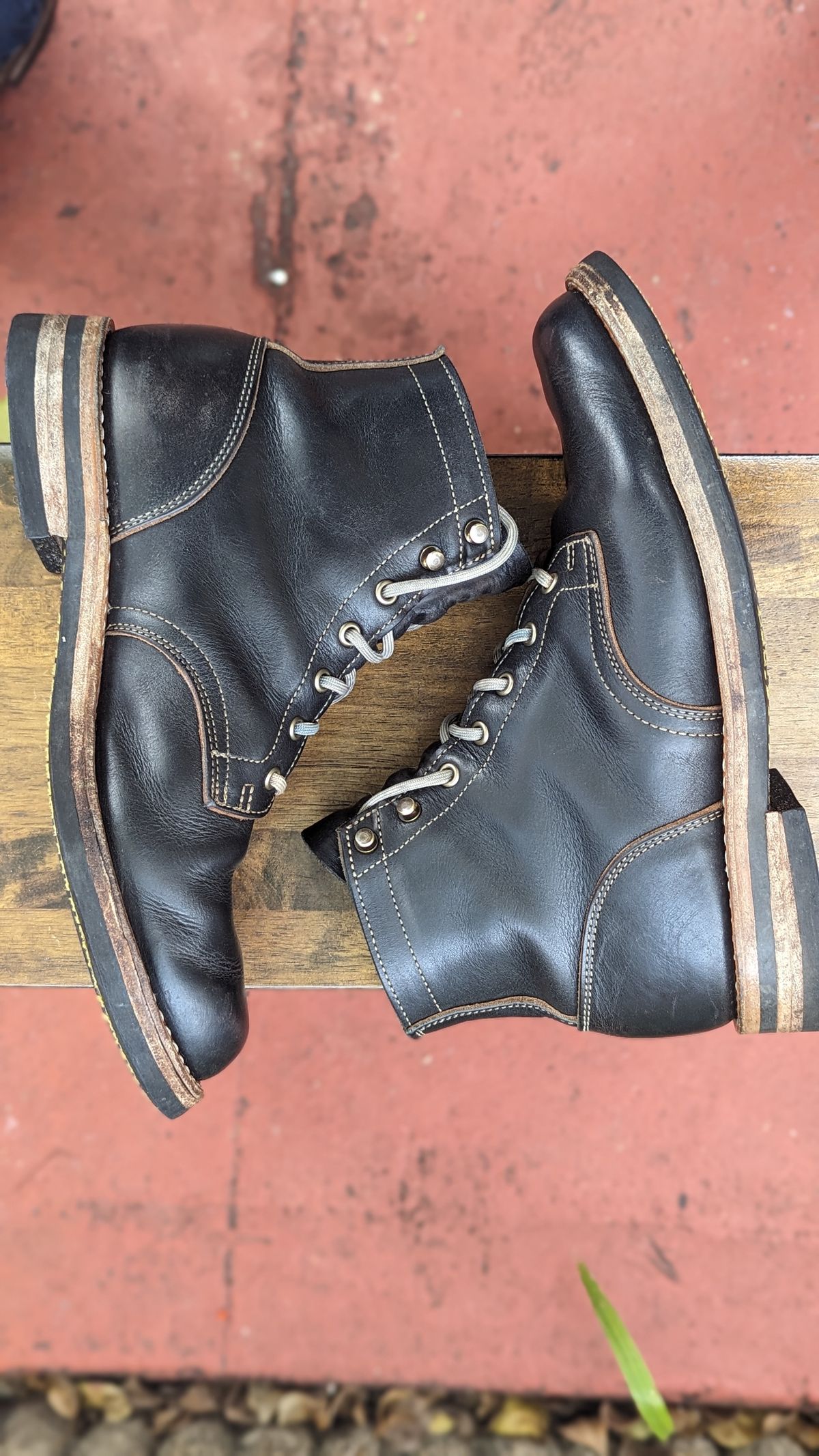 Photo by Briansbootpage on January 2, 2024 of the Truman Service Boot in Black Teacore.