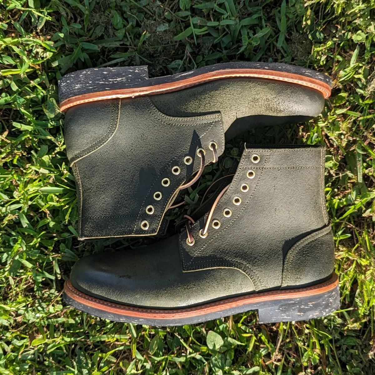 Photo by Briansbootpage on October 5, 2023 of the Oak Street Bootmakers Trench Boot in Horween Huntsman Waxy Chamois Reverse.