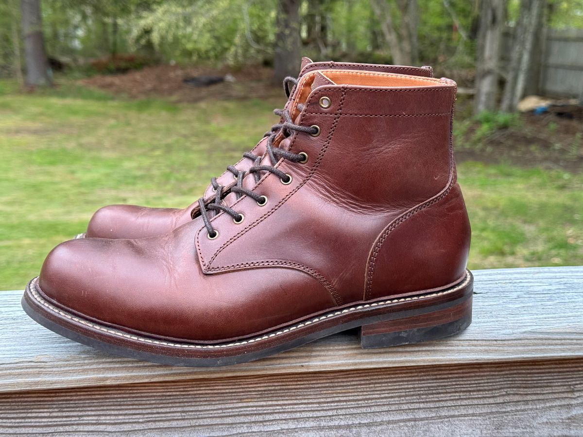 Photo by P2K on May 6, 2024 of the Caswell Boot Company Shaw in Horween Whiskey Predator.