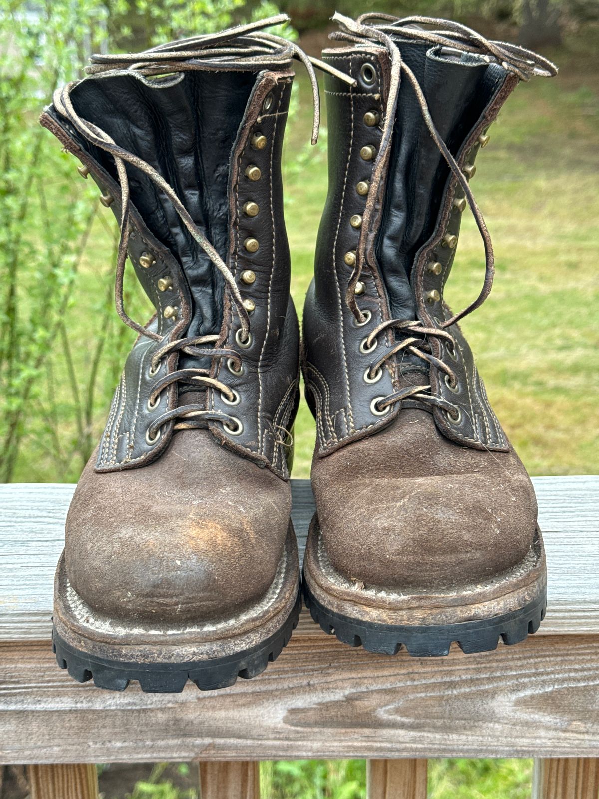 Photo by P2K on May 6, 2024 of the Drew's Boots 8-Inch Logger in Brown Roughout & Brown Smooth.