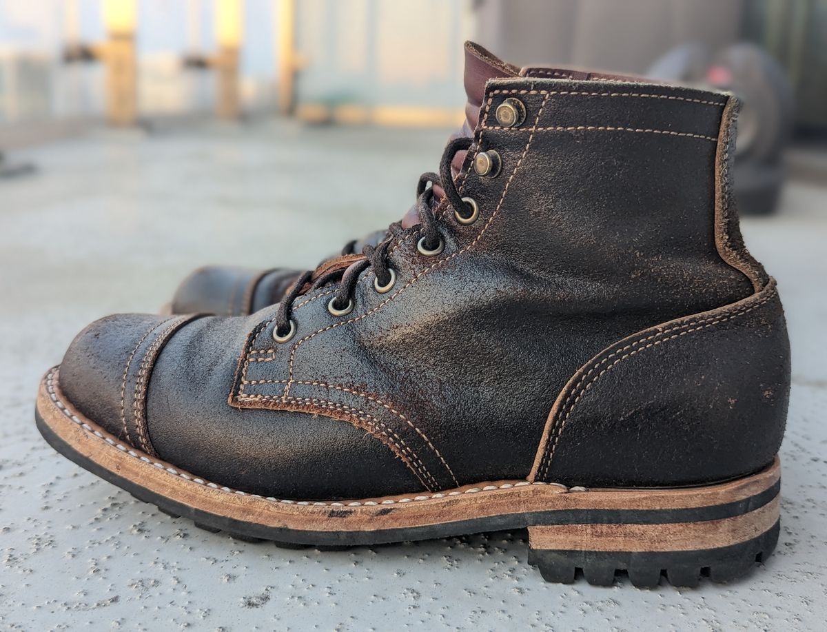 Photo by vpaladino on December 5, 2022 of the Truman Unlisted Model in Horween Java Waxed Flesh.