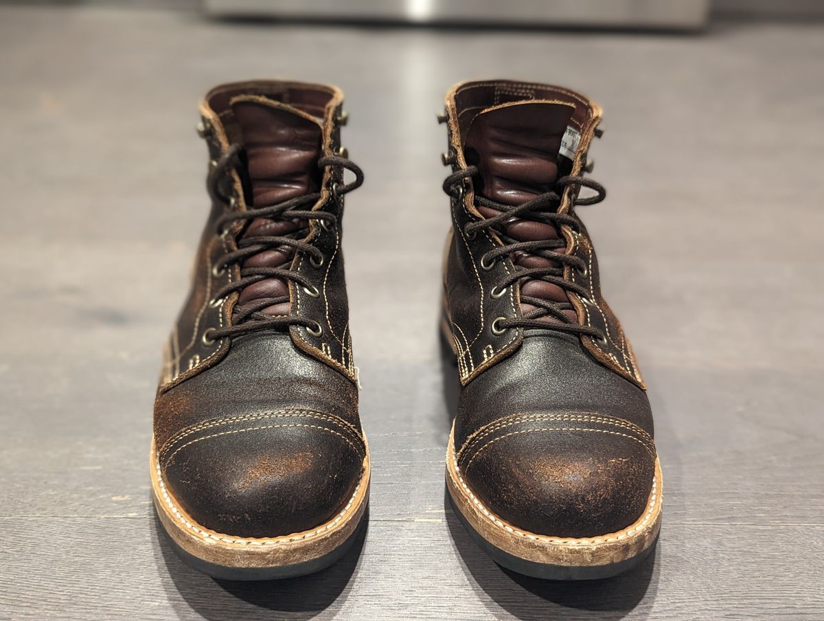 Photo by vpaladino on January 5, 2023 of the Truman Unlisted Model in Horween Java Waxed Flesh.