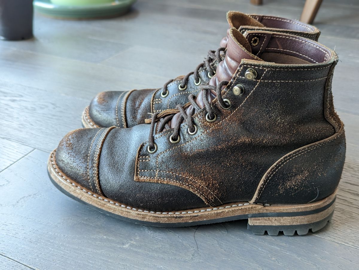 Photo by vpaladino on February 4, 2023 of the Truman Unlisted Model in Horween Java Waxed Flesh.
