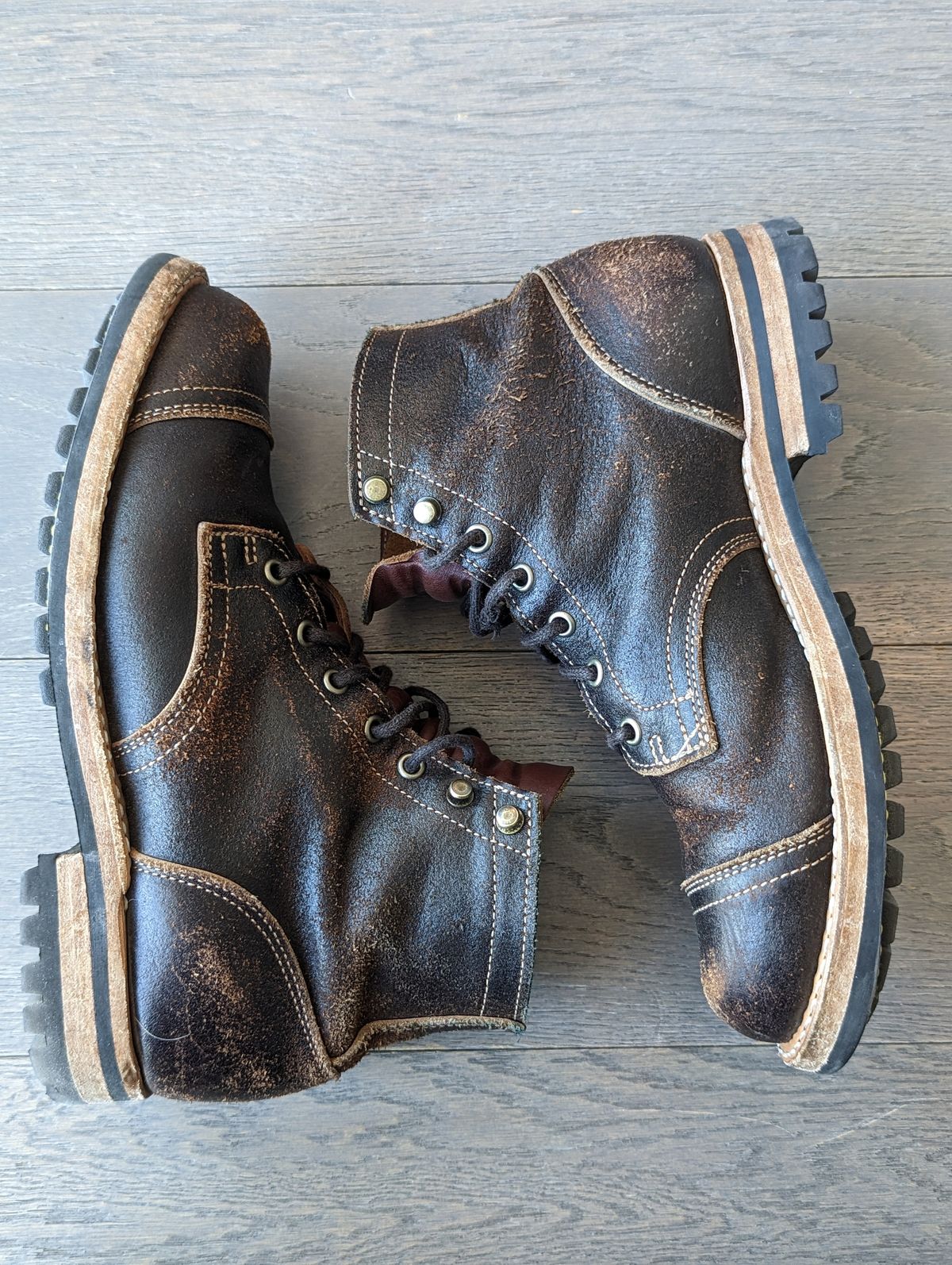 Photo by vpaladino on February 4, 2023 of the Truman Unlisted Model in Horween Java Waxed Flesh.