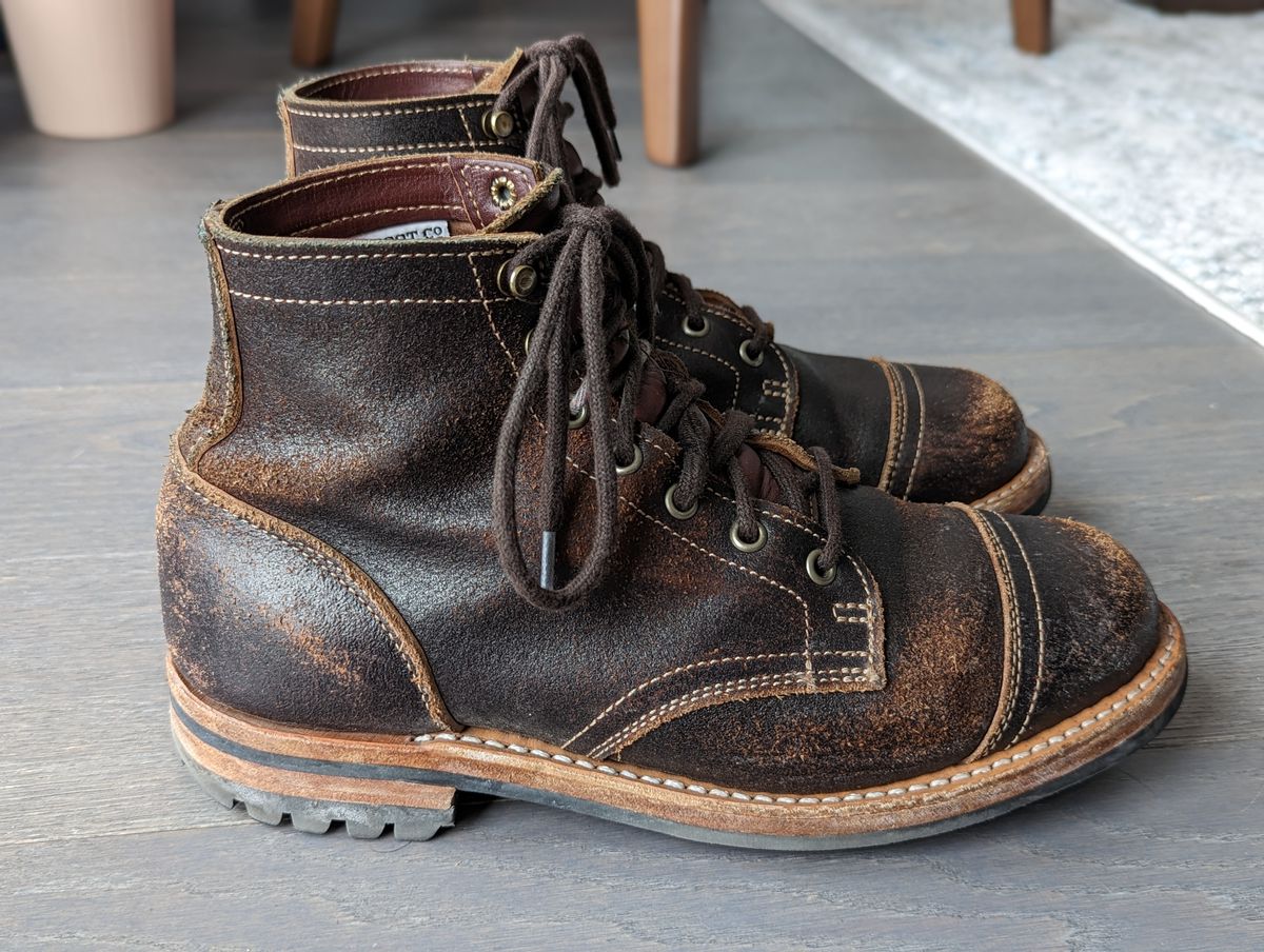 Photo by vpaladino on March 2, 2023 of the Truman Unlisted Model in Horween Java Waxed Flesh.