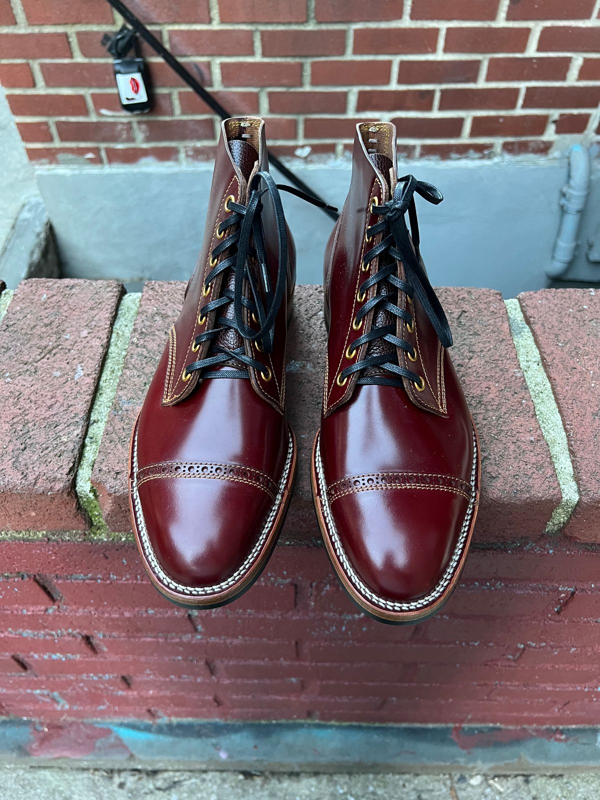 Photo by color_ate on November 6, 2022 of the Iron Boots Devil Dog in Unlisted Leather.