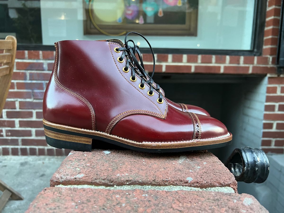 Photo by color_ate on November 6, 2022 of the Iron Boots Devil Dog in Unlisted Leather.