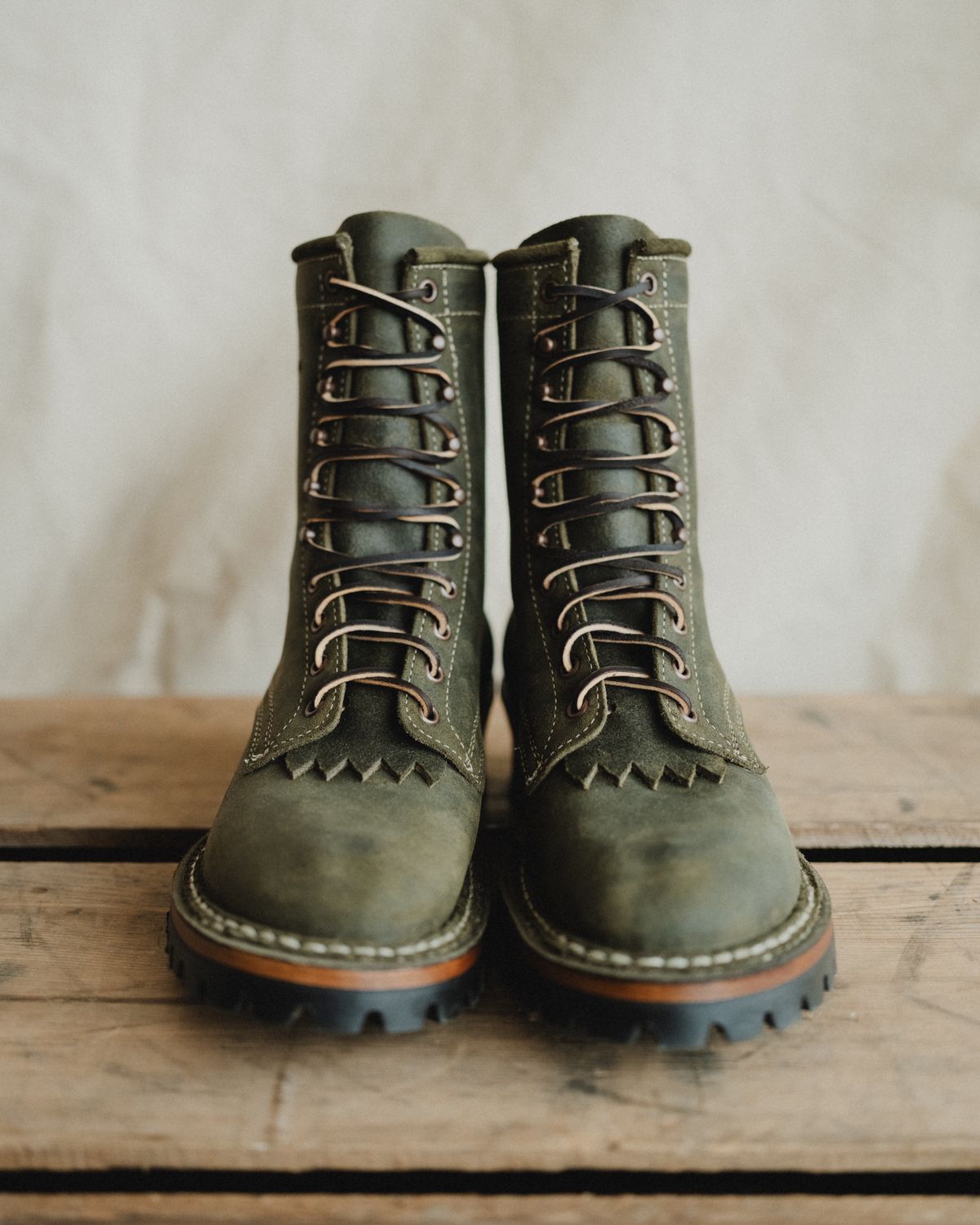 Photo by dspitzzz on November 5, 2022 of the White's Unlisted Model in C.F. Stead Leaf Green Waxy Commander Suede.