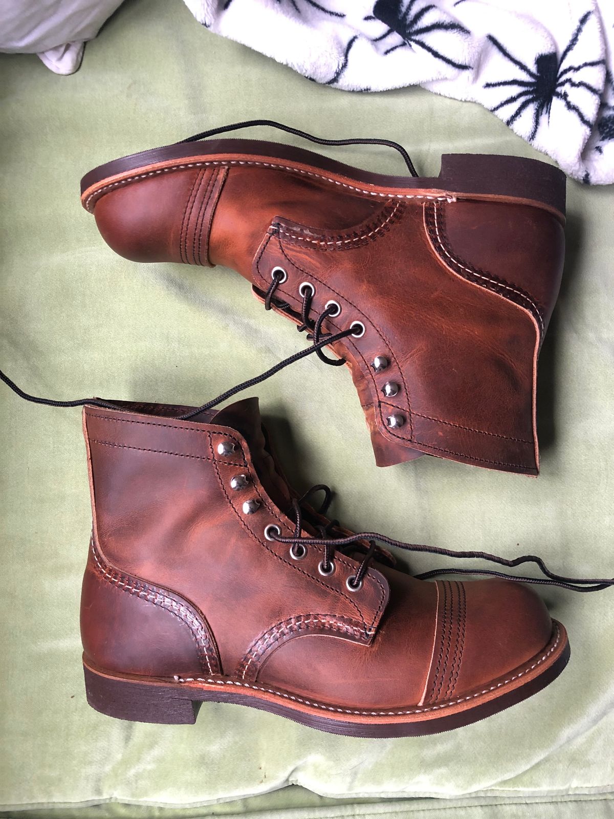 Photo by FrankBeStone on January 26, 2023 of the Red Wing Iron Ranger in S.B. Foot Copper Rough and Tough.