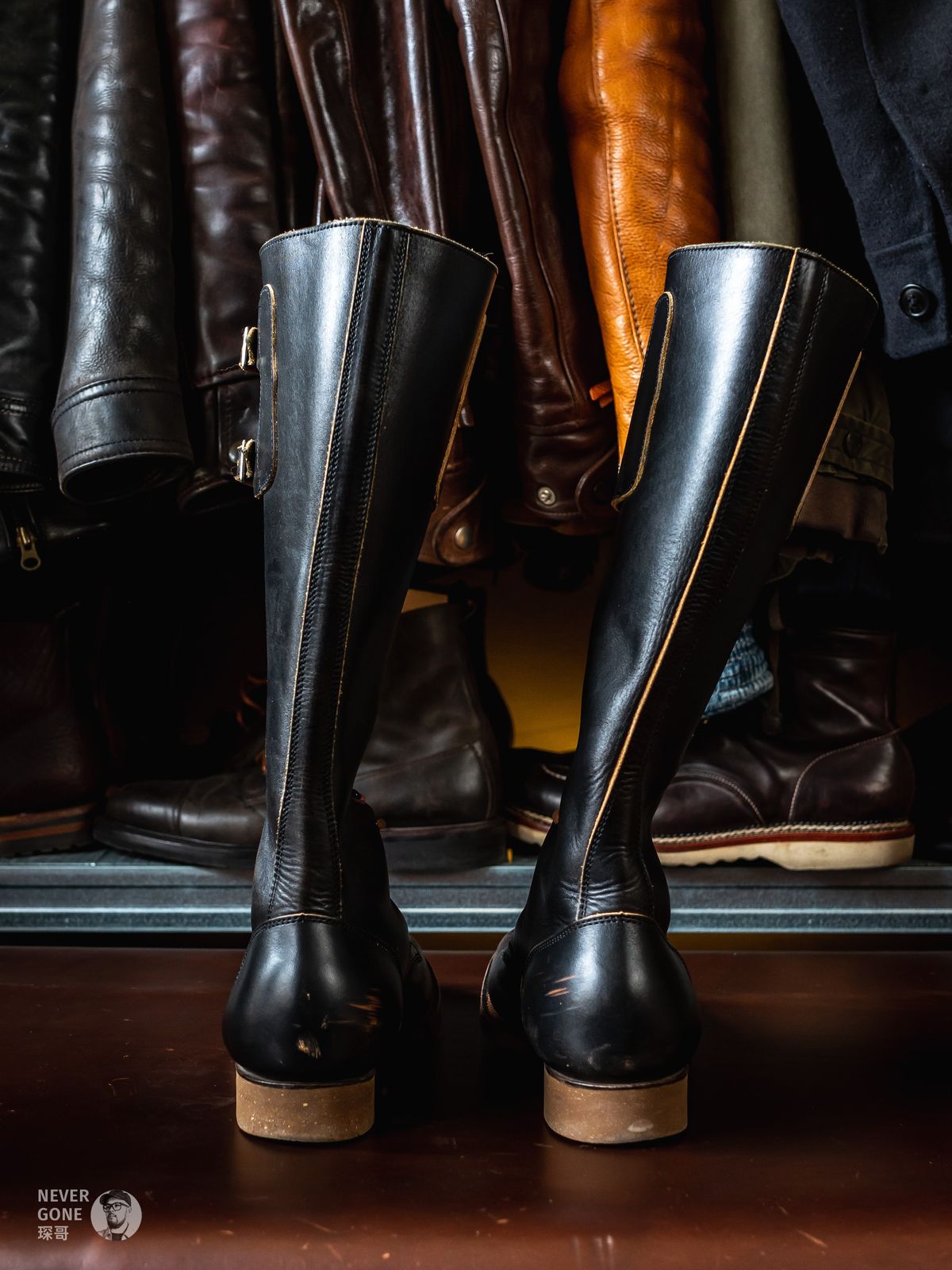 Photo by NeverGoneCG on April 2, 2025 of the Clinch x Black Sign Transcontinental in Degermann Black Gustave Cowhide.