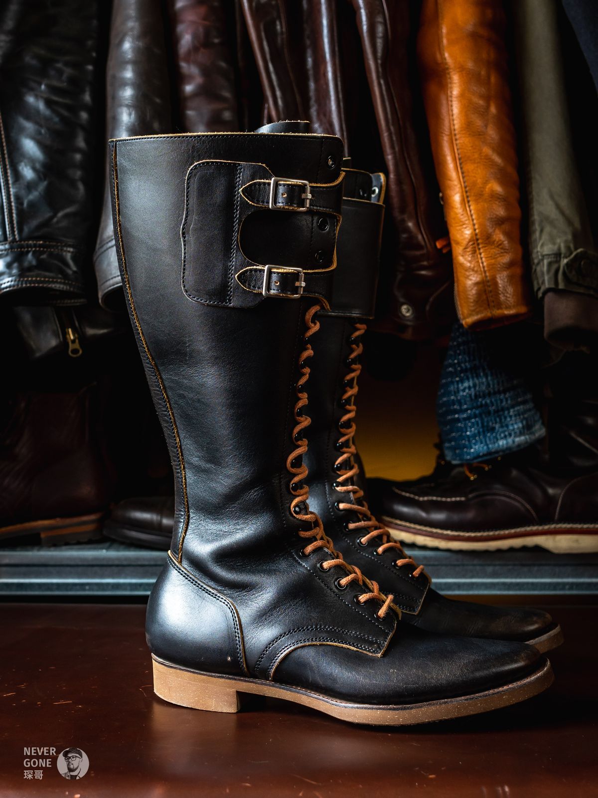 Photo by NeverGoneCG on April 2, 2025 of the Clinch x Black Sign Transcontinental in Degermann Black Gustave Cowhide.