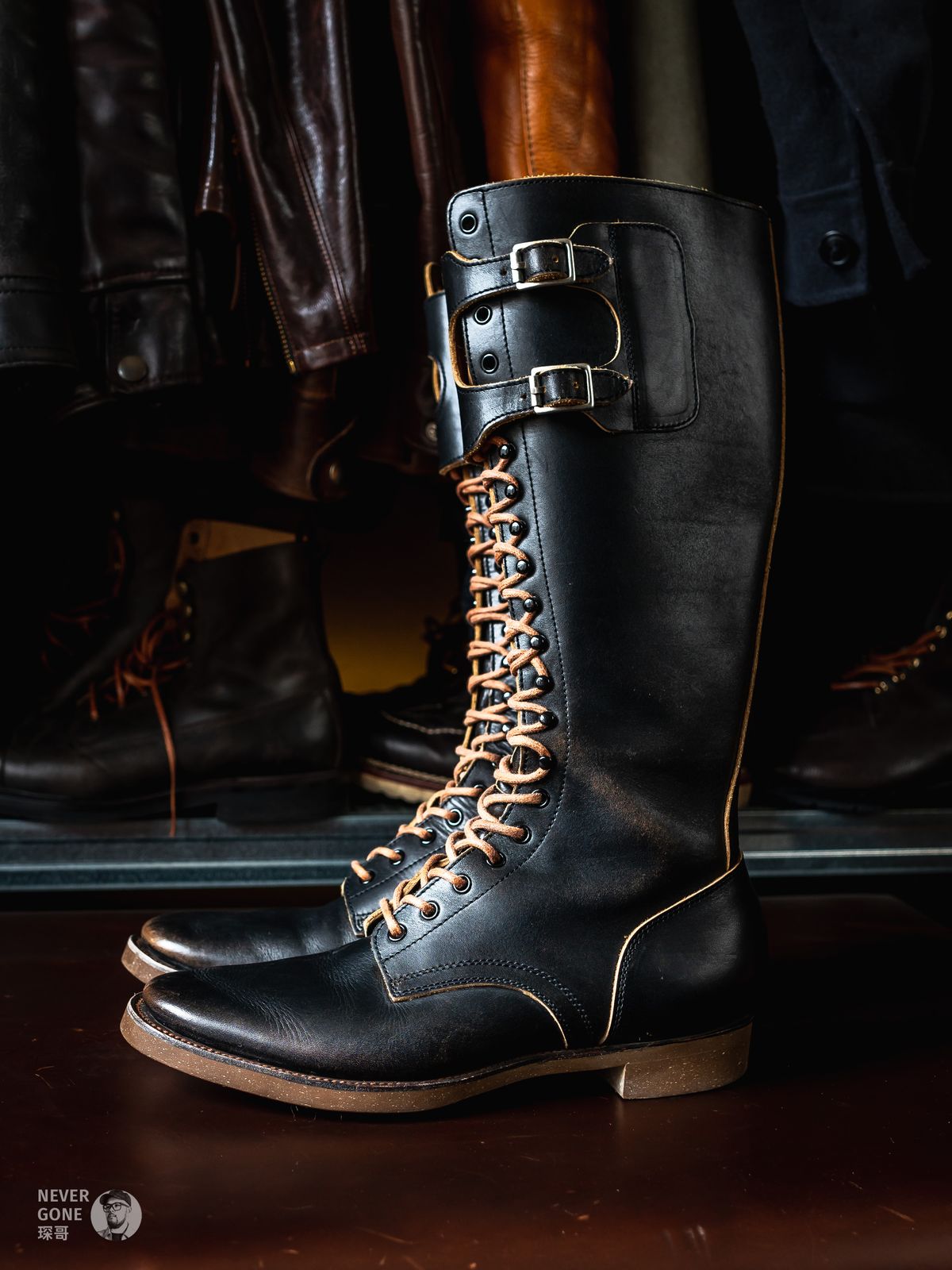Photo by NeverGoneCG on April 2, 2025 of the Clinch x Black Sign Transcontinental in Degermann Black Gustave Cowhide.