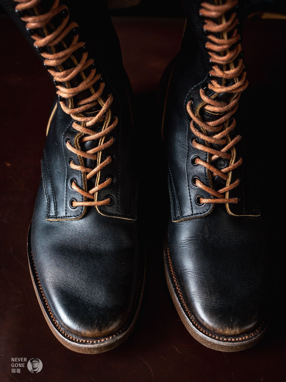 Photo by NeverGoneCG on April 2, 2025 of the Clinch x Black Sign Transcontinental in Degermann Black Gustave Cowhide.