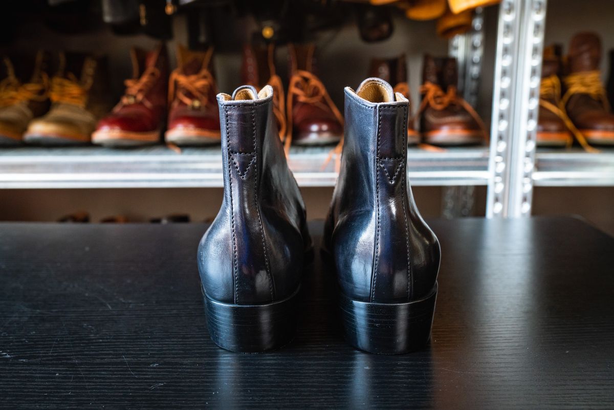 Photo by NeverGoneCG on October 2, 2022 of the XBXS George Boots in Guidi Black Horsehide.