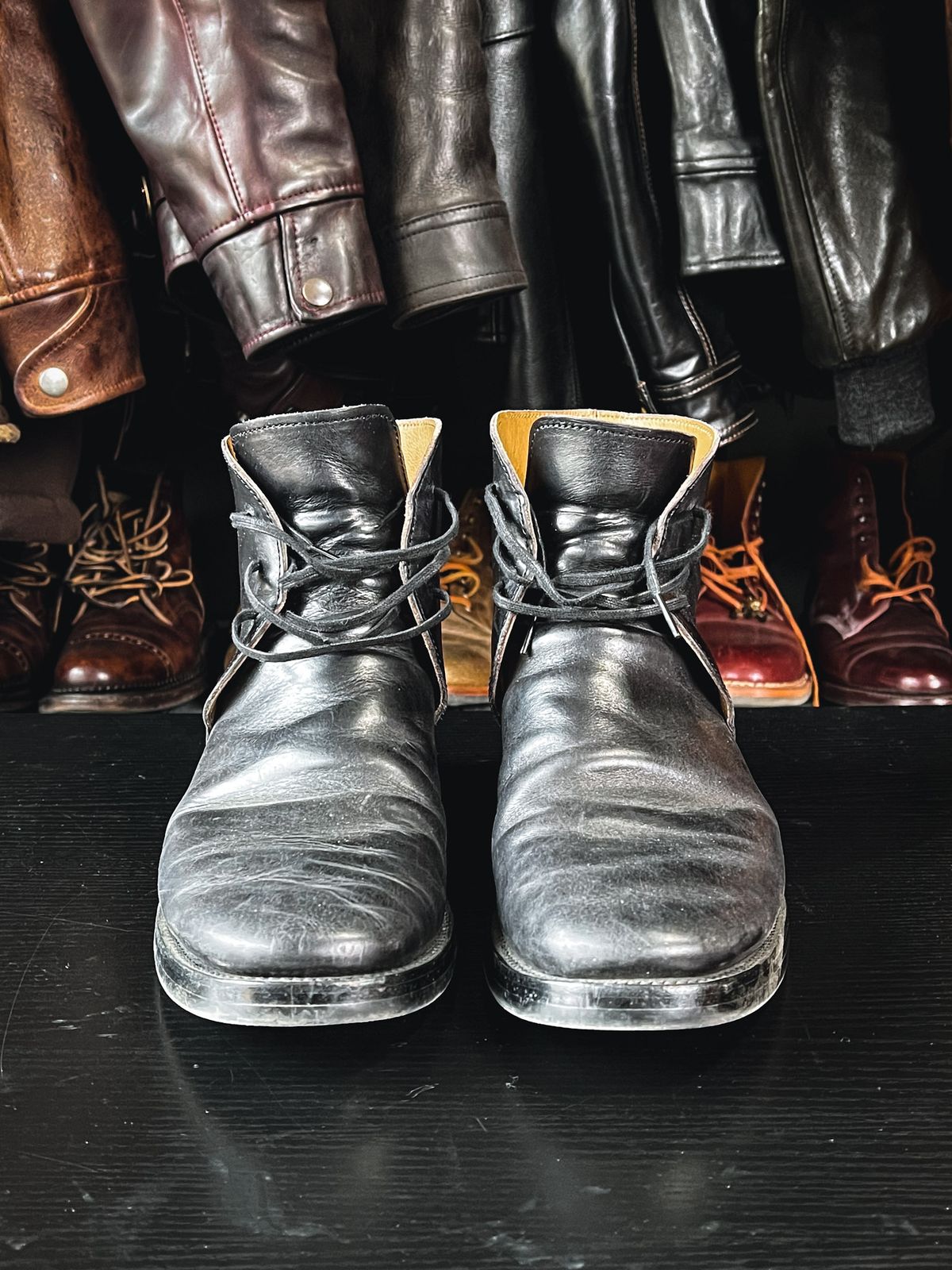 Photo by NeverGoneCG on December 3, 2022 of the XBXS George Boots in Guidi Black Horsehide.