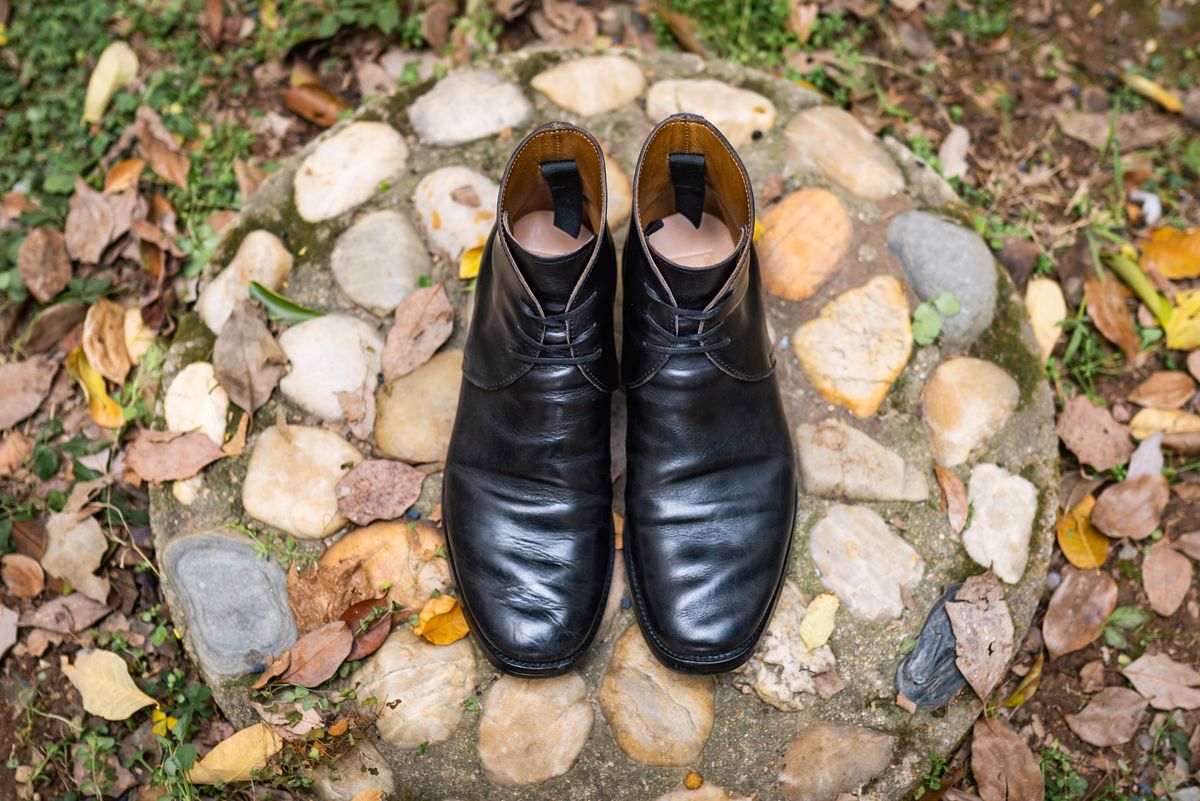 Photo by NeverGoneCG on January 1, 2023 of the XBXS George Boots in Guidi Black Horsehide.