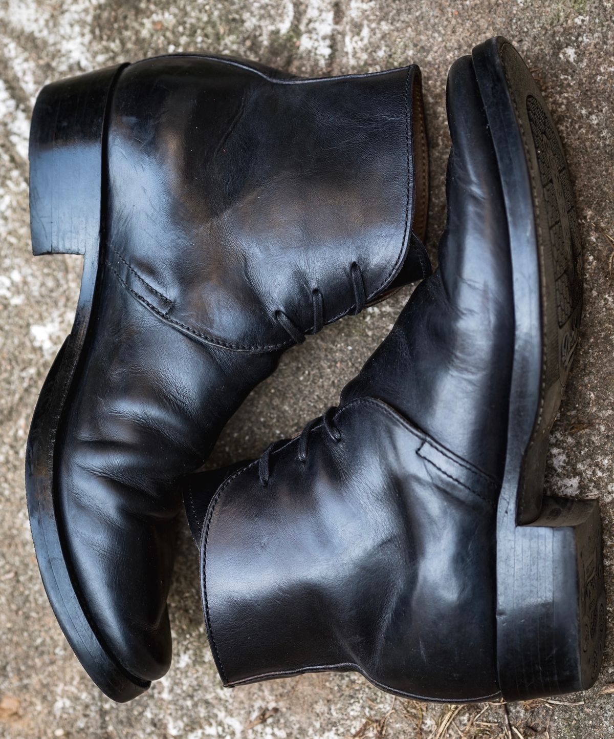 Photo by NeverGoneCG on February 3, 2023 of the XBXS George Boots in Guidi Black Horsehide.