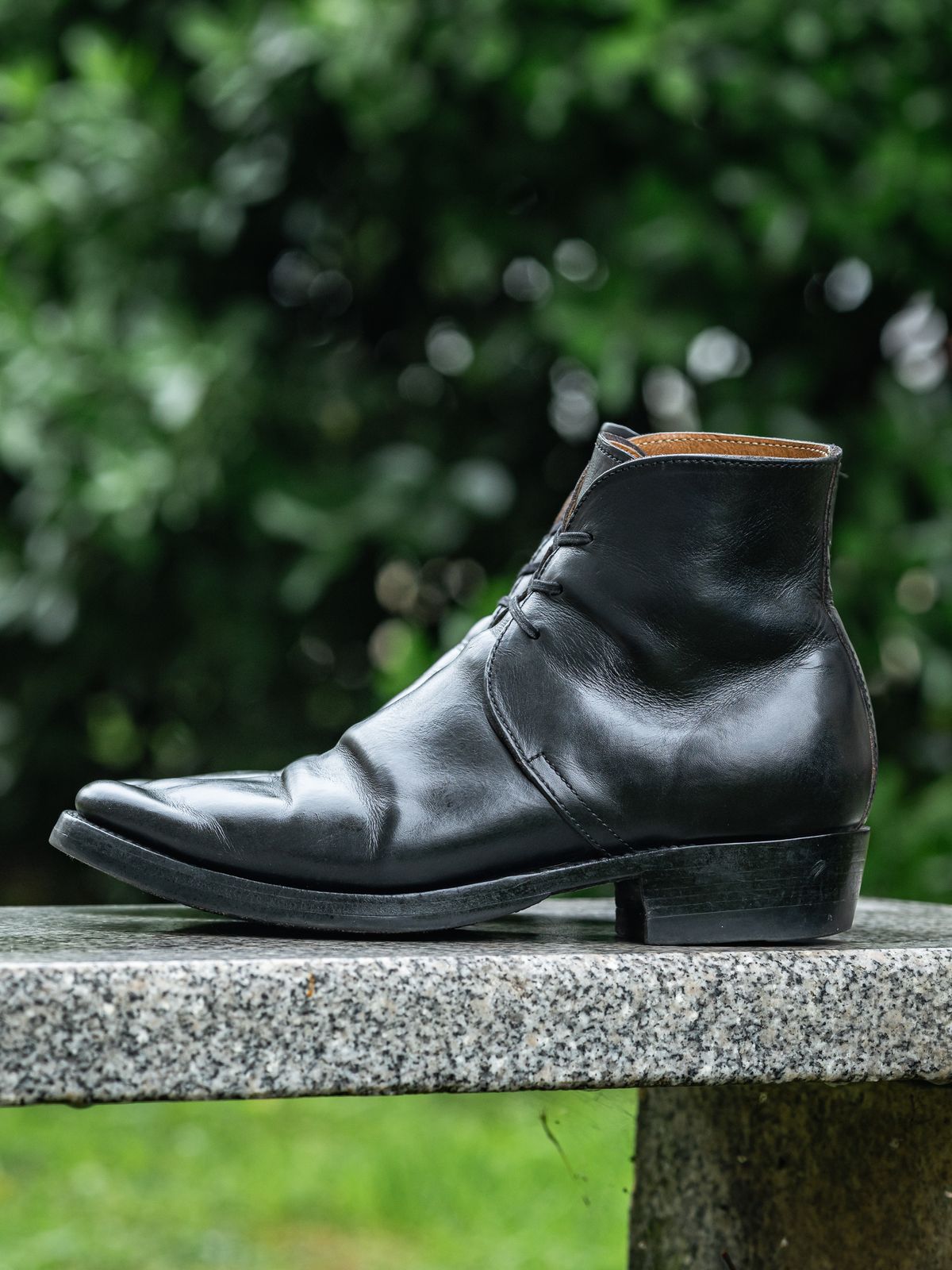Photo by NeverGoneCG on April 3, 2023 of the XBXS George Boots in Guidi Black Horsehide.