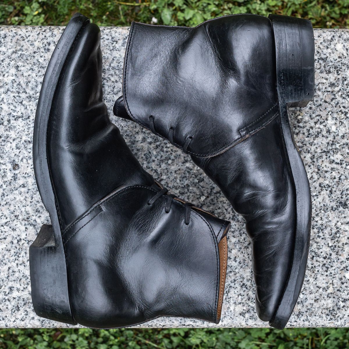 Photo by NeverGoneCG on April 3, 2023 of the XBXS George Boots in Guidi Black Horsehide.
