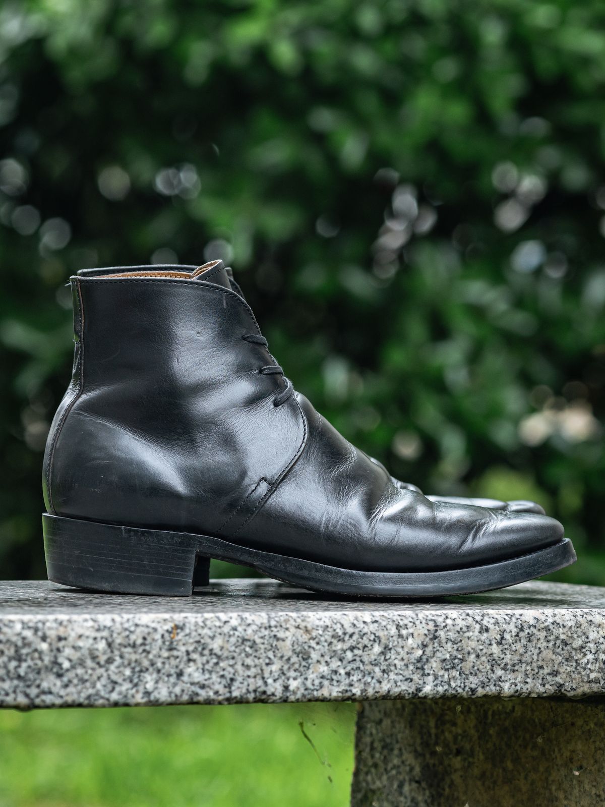Photo by NeverGoneCG on April 3, 2023 of the XBXS George Boots in Guidi Black Horsehide.