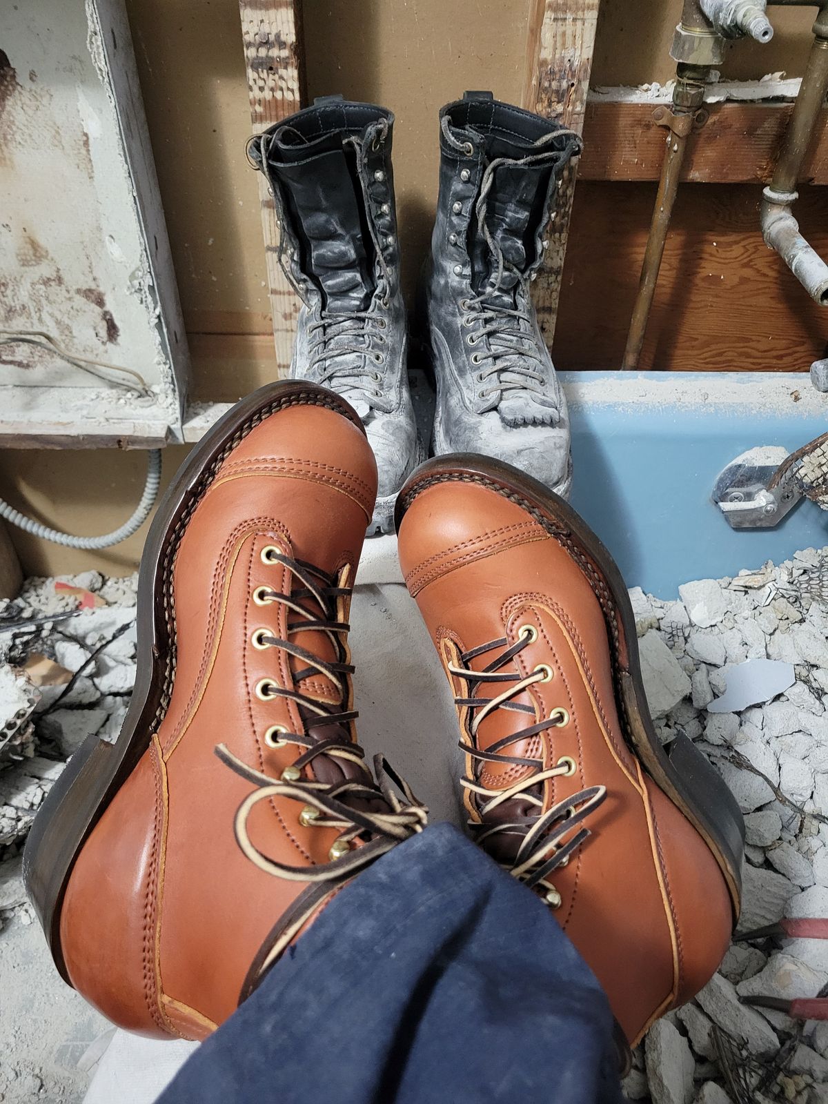 Photo by cherninHVAC on November 5, 2024 of the Frank's Boots Wilshire in Wickett & Craig Chestnut English Bridle.