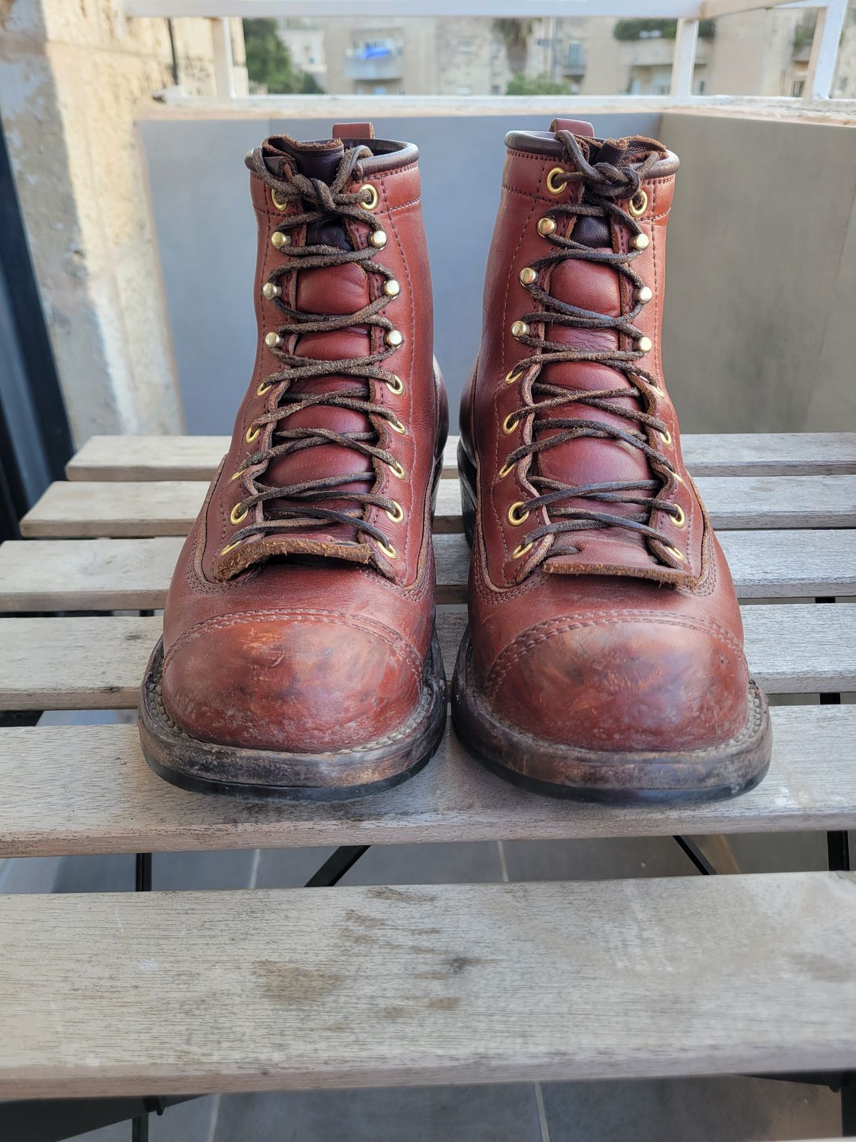 Photo by cherninHVAC on April 4, 2025 of the Frank's Boots Wilshire in Wickett & Craig Chestnut English Bridle.