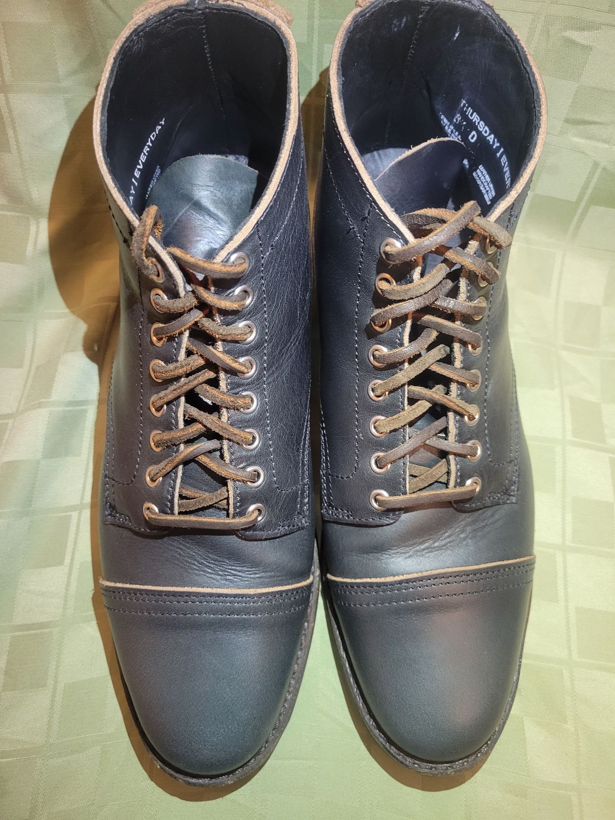 Photo by cherninHVAC on October 6, 2022 of the Thursday Vanguard in Horween Indigo Chromexcel.