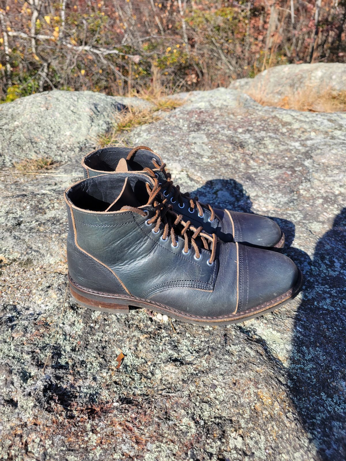 Photo by cherninHVAC on November 4, 2022 of the Thursday Vanguard in Horween Indigo Chromexcel.