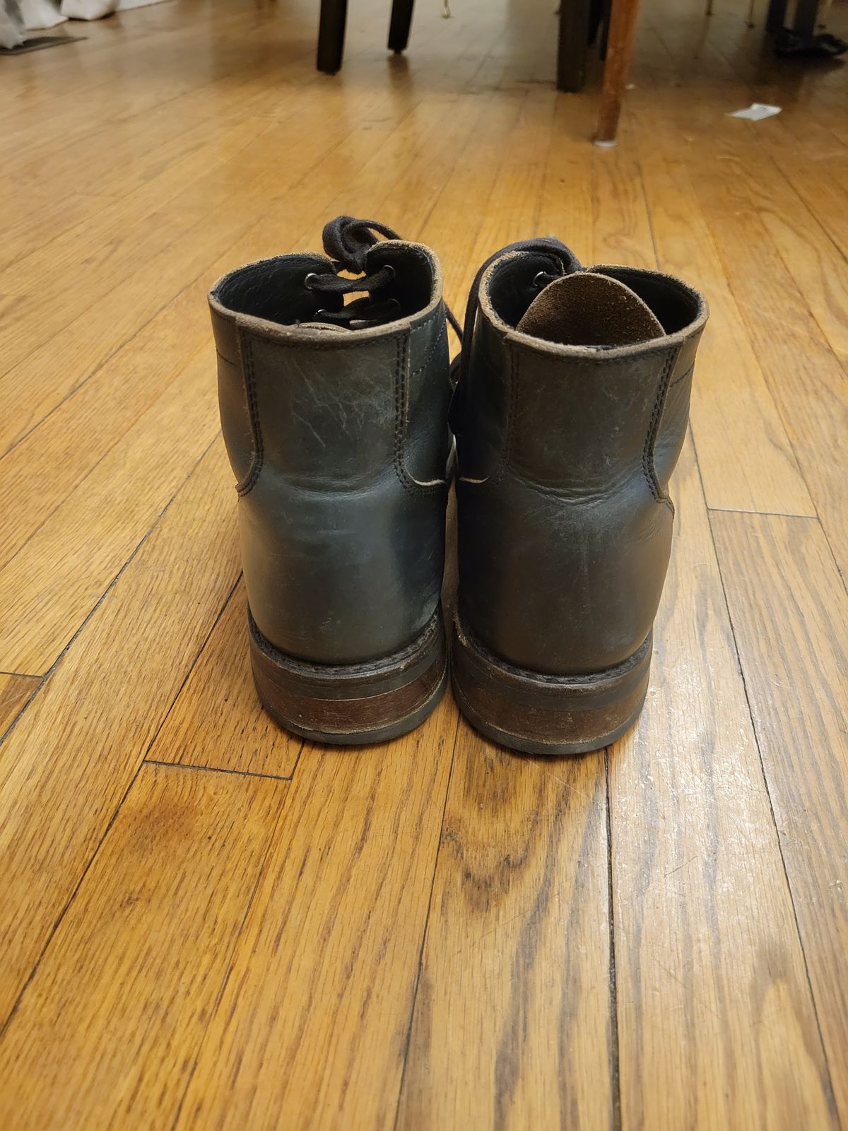 Photo by cherninHVAC on January 5, 2023 of the Thursday Vanguard in Horween Indigo Chromexcel.
