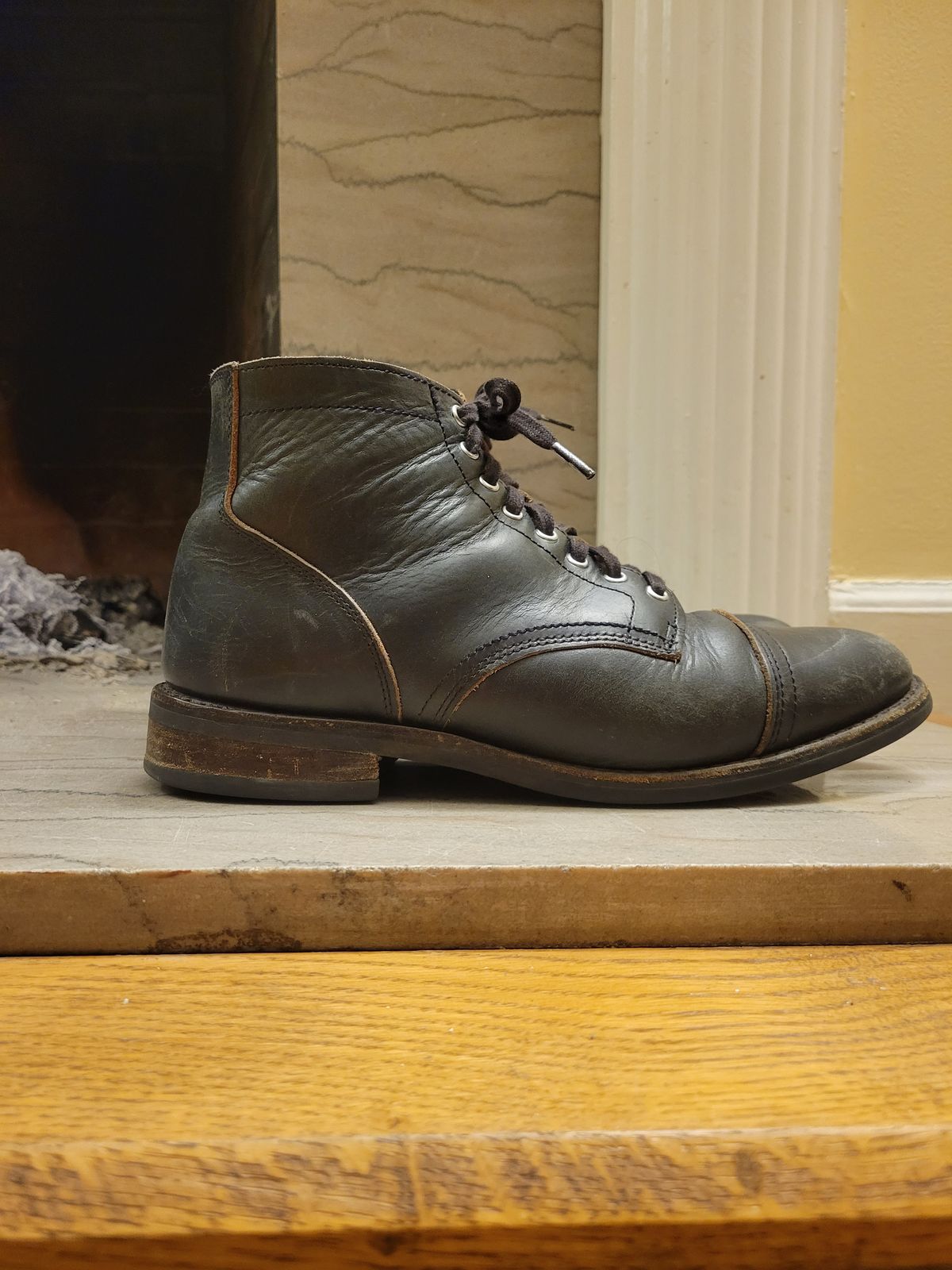 Photo by cherninHVAC on February 6, 2023 of the Thursday Vanguard in Horween Indigo Chromexcel.